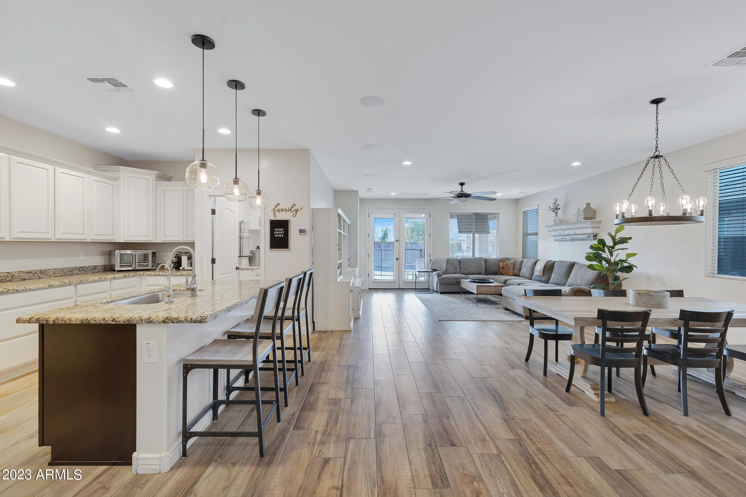 1993 E HAZELTINE Way