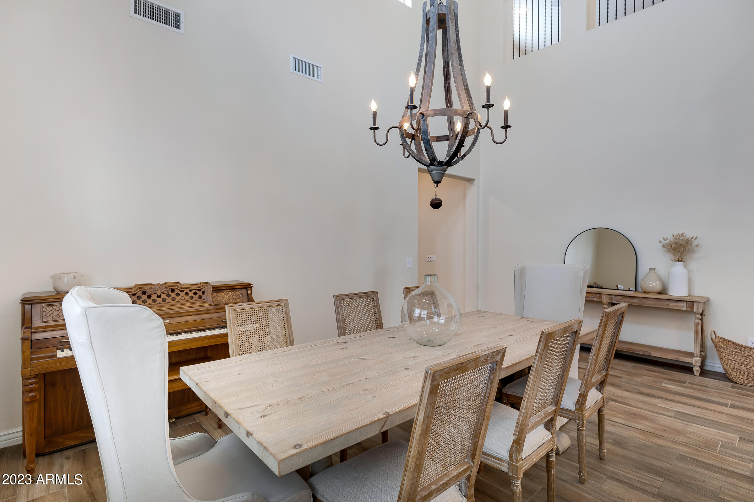 1993 E HAZELTINE Way