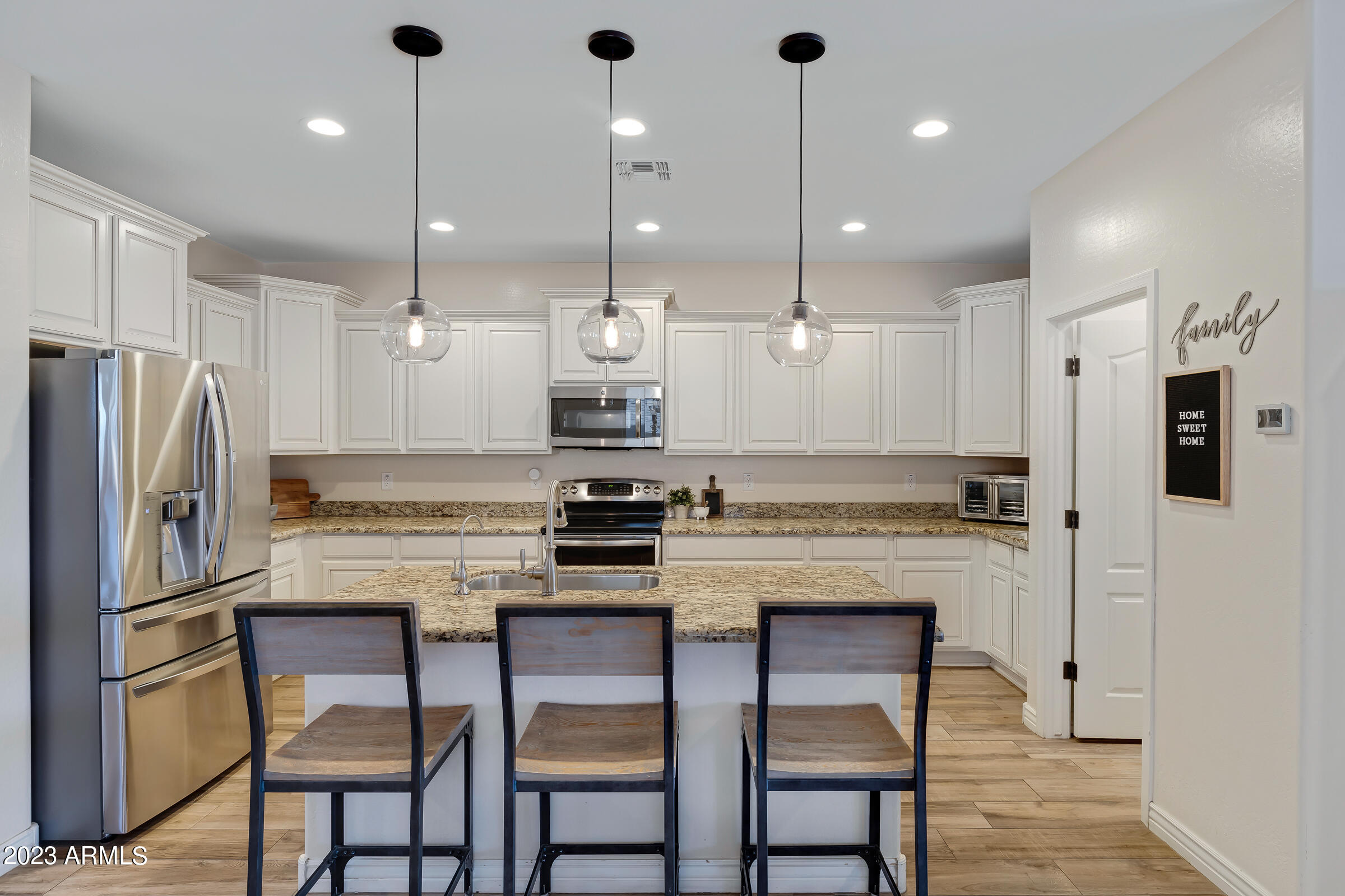 1993 E HAZELTINE Way