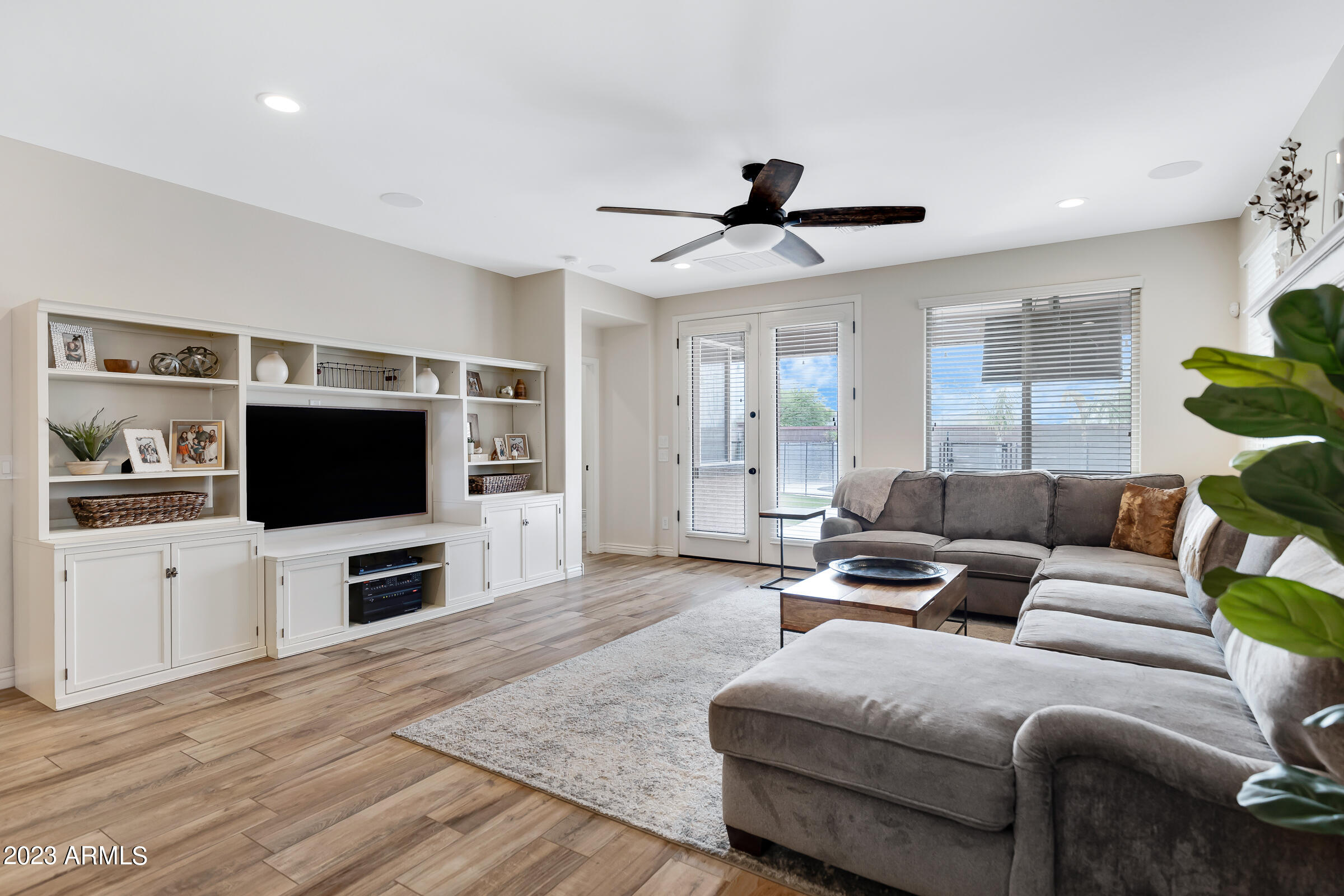 1993 E HAZELTINE Way