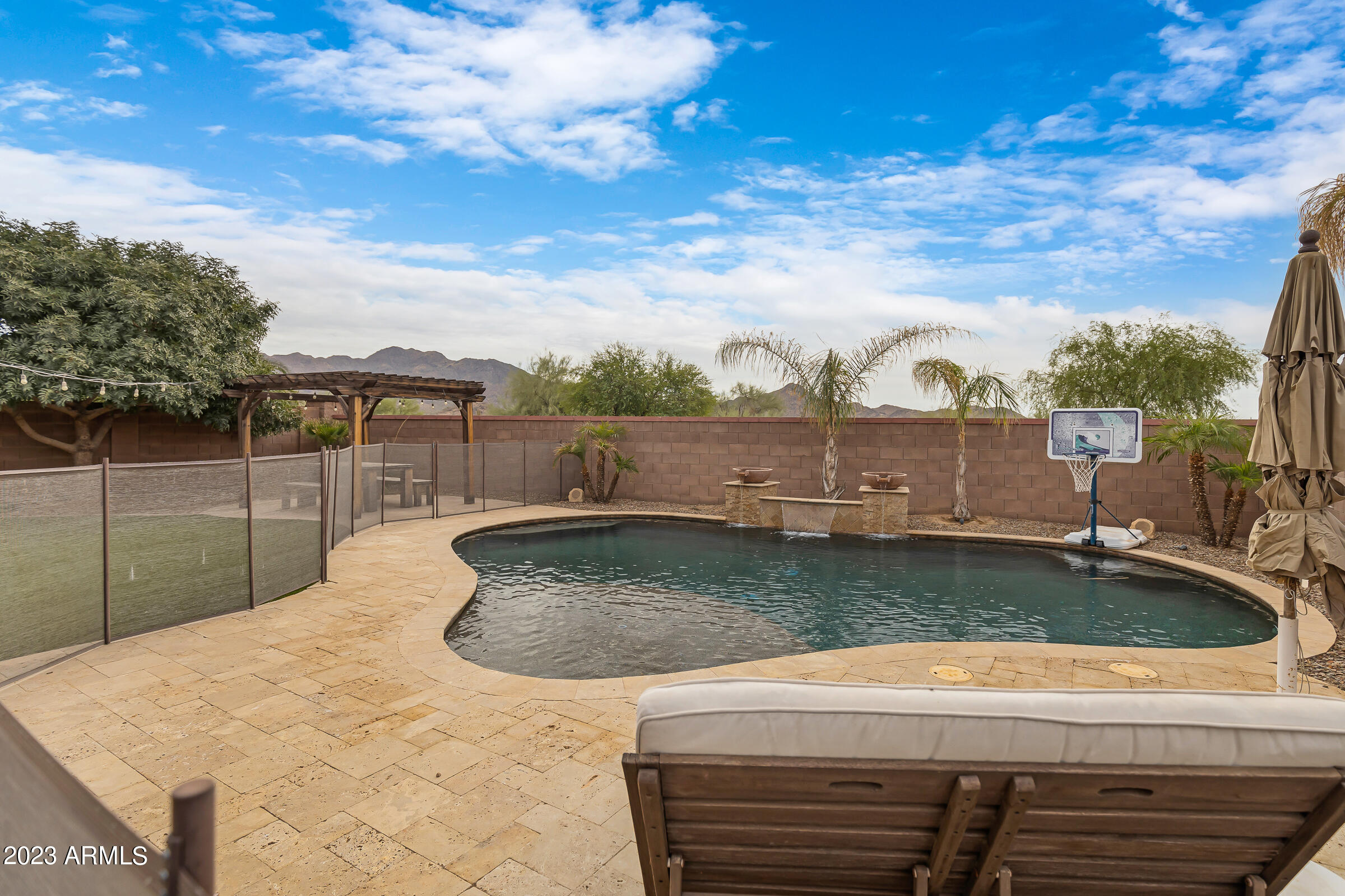 1993 E HAZELTINE Way