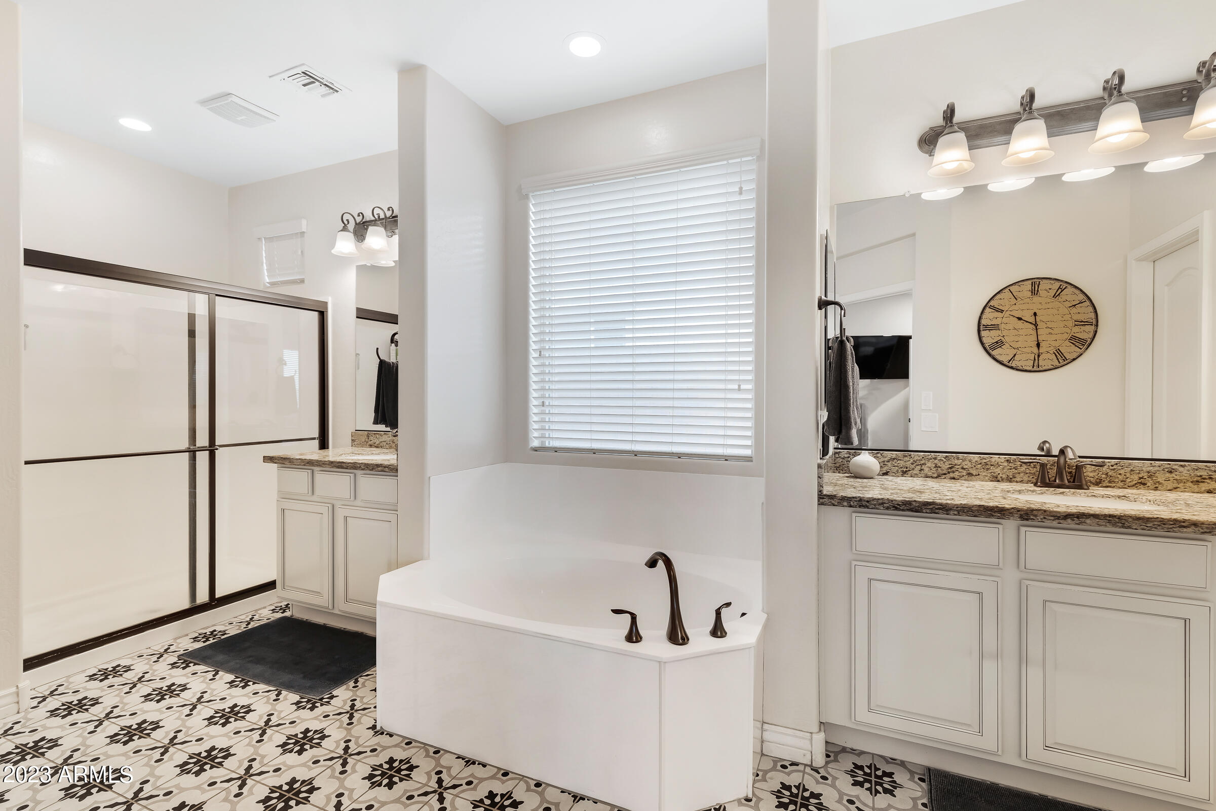 1993 E HAZELTINE Way