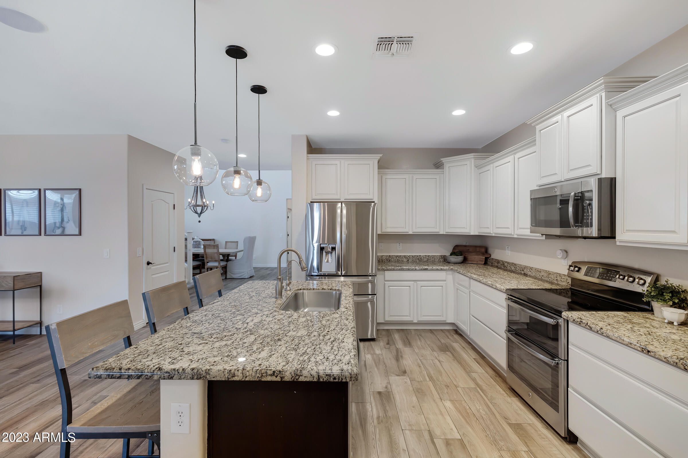 1993 E HAZELTINE Way