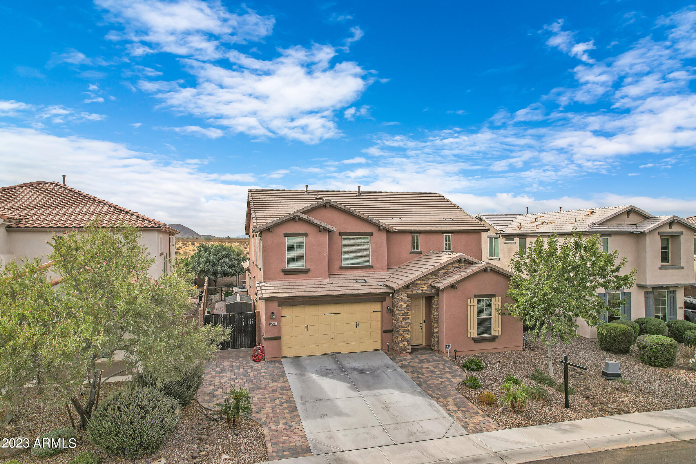 1993 E HAZELTINE Way