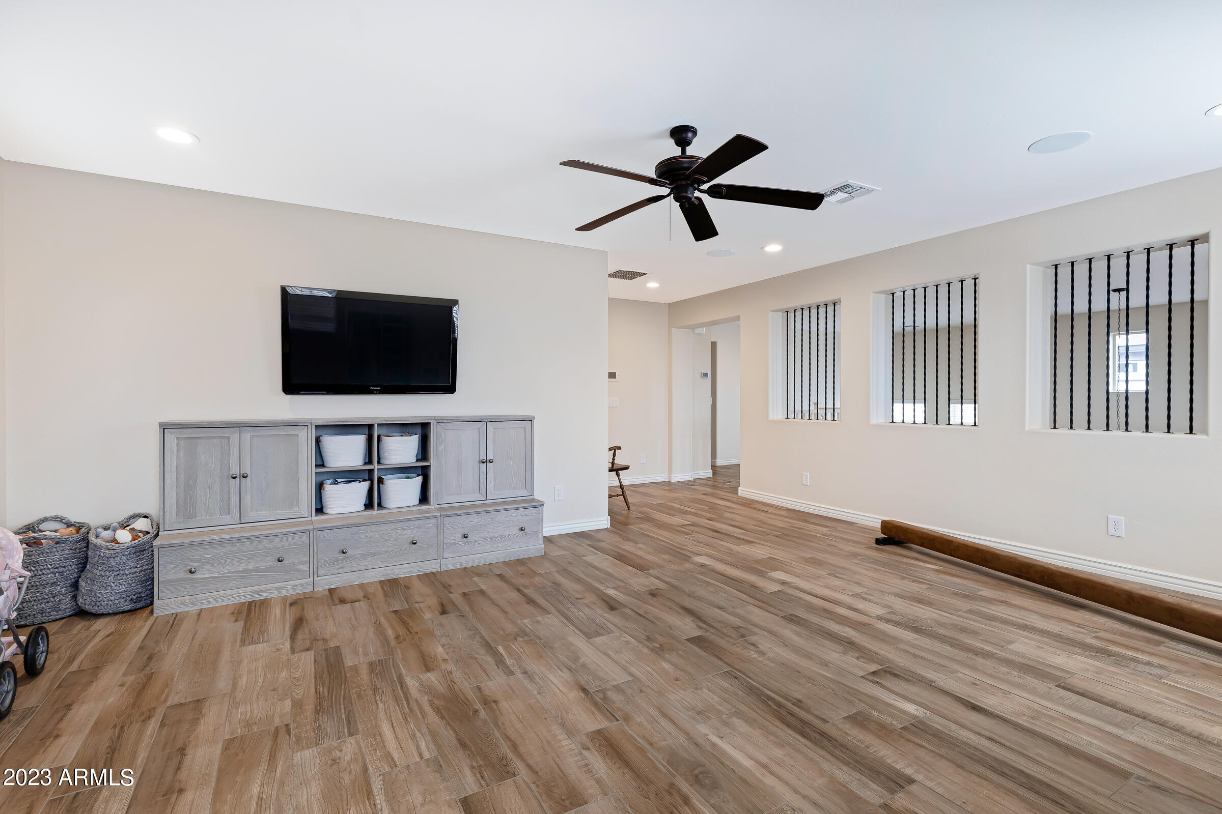 1993 E HAZELTINE Way