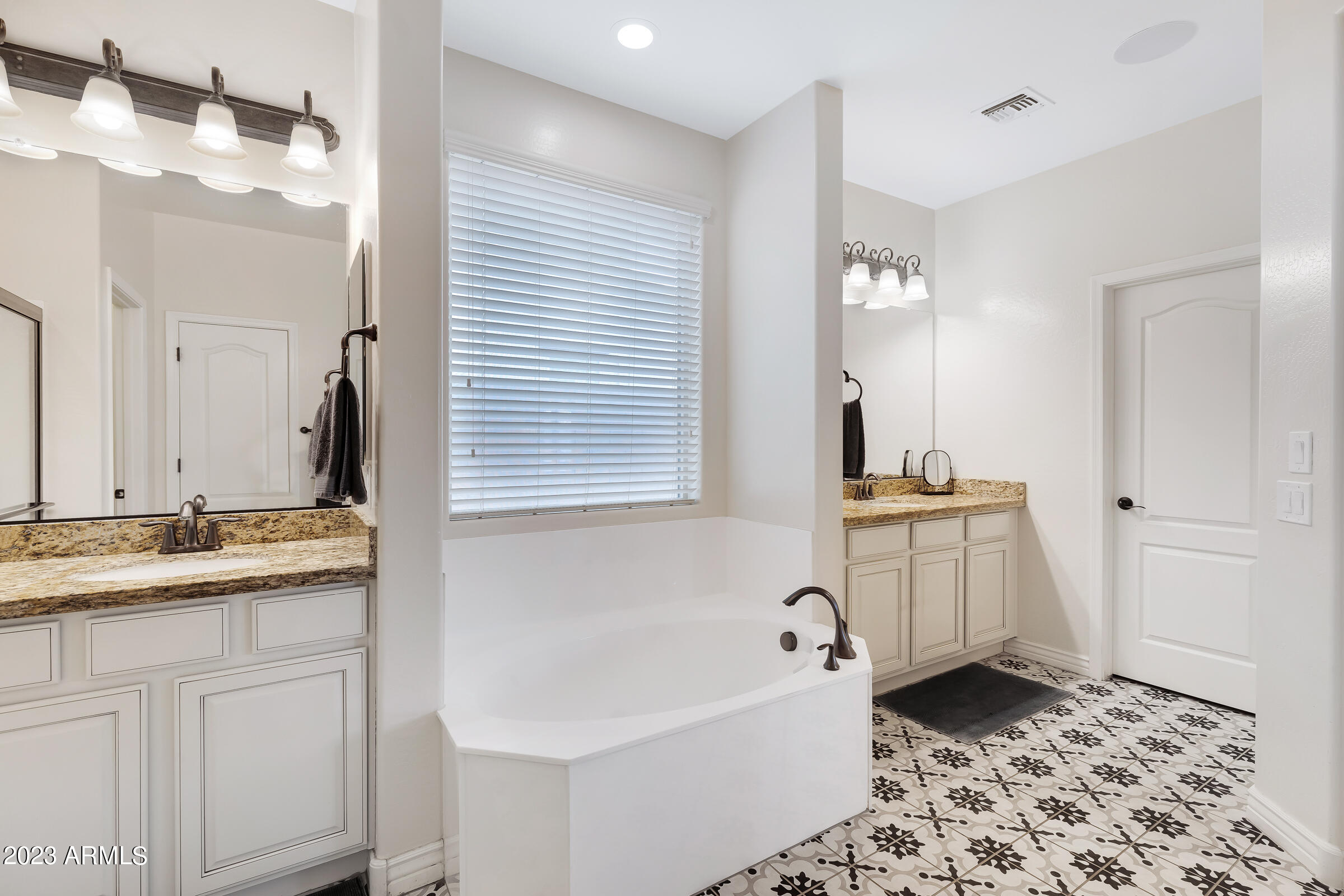 1993 E HAZELTINE Way