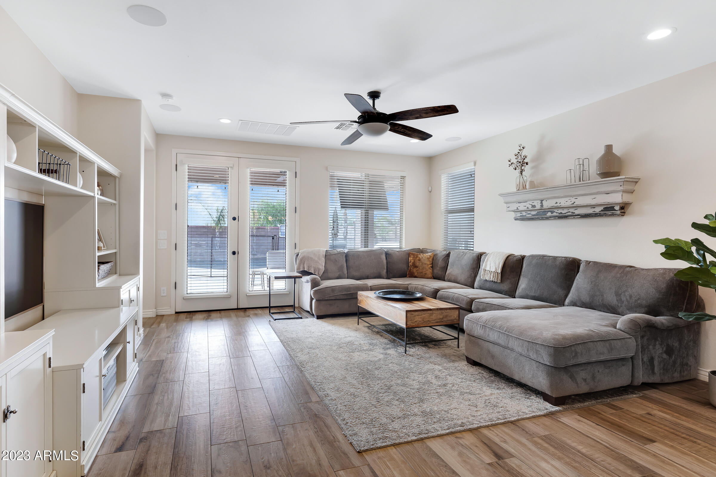 1993 E HAZELTINE Way