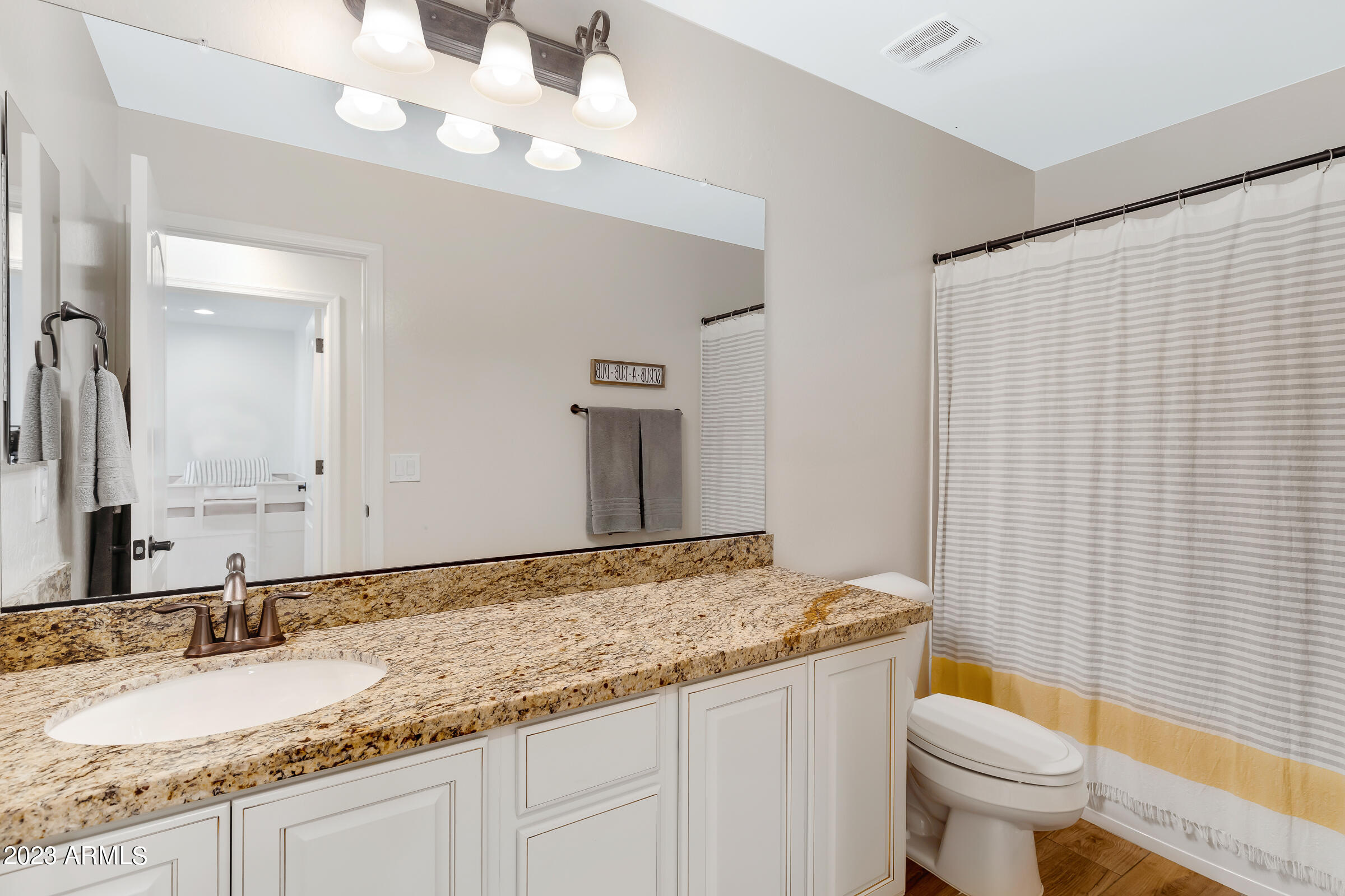 1993 E HAZELTINE Way