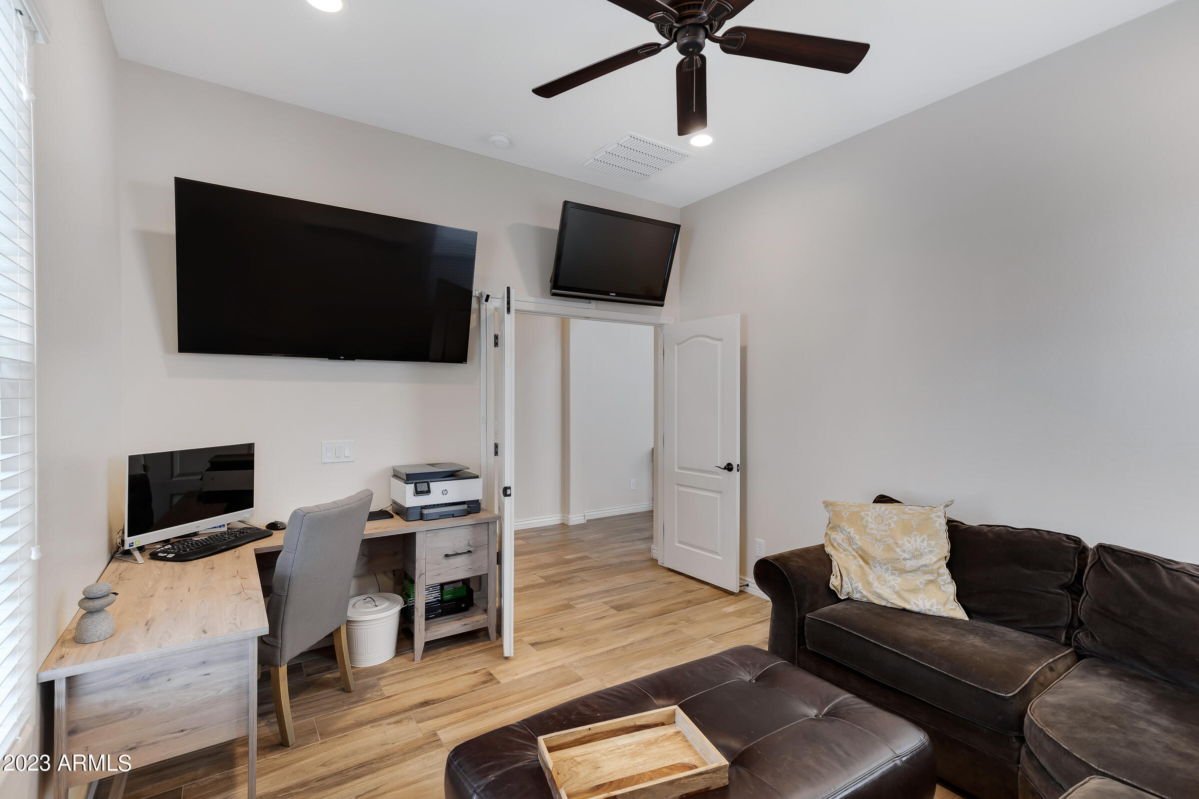 1993 E HAZELTINE Way