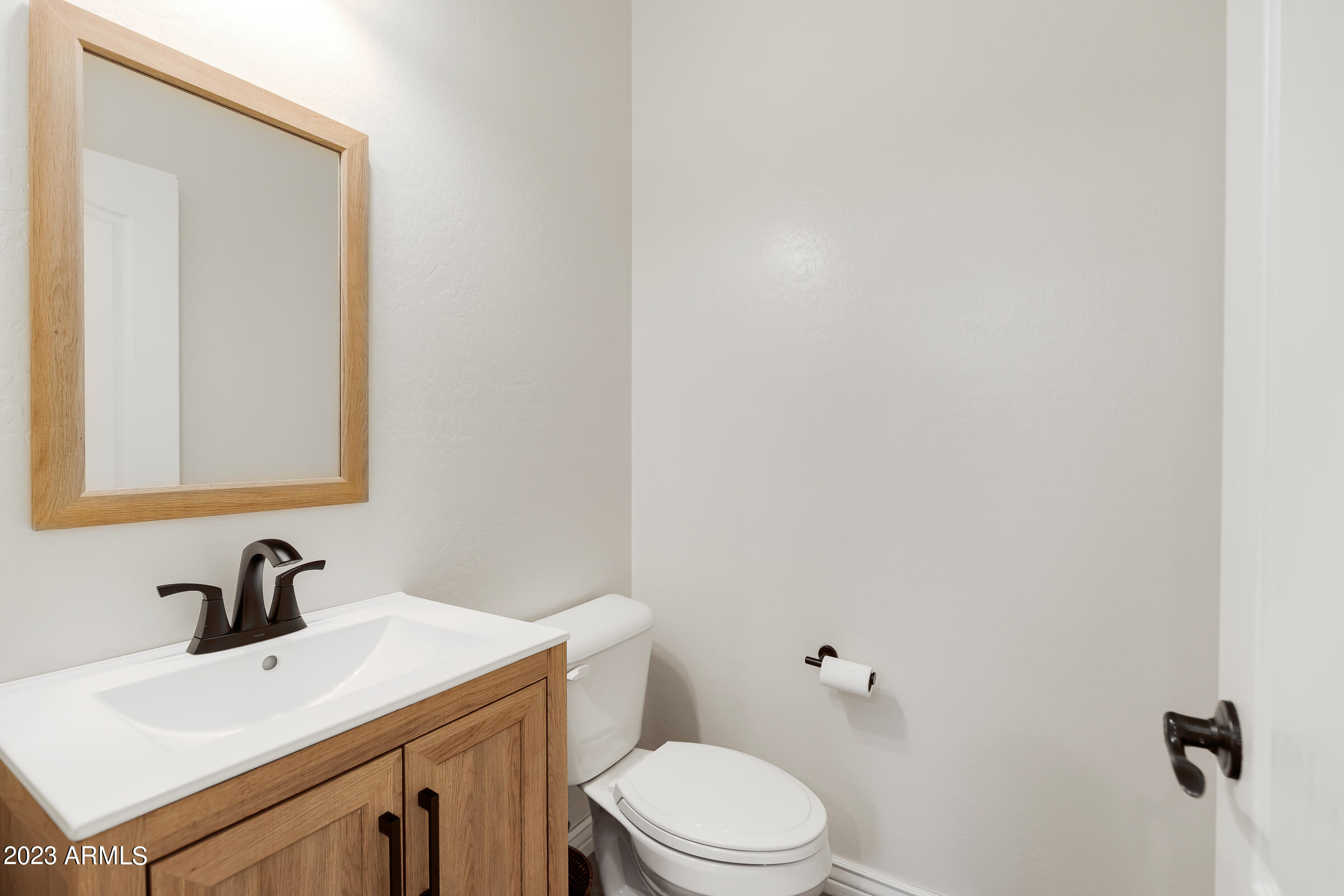 1993 E HAZELTINE Way