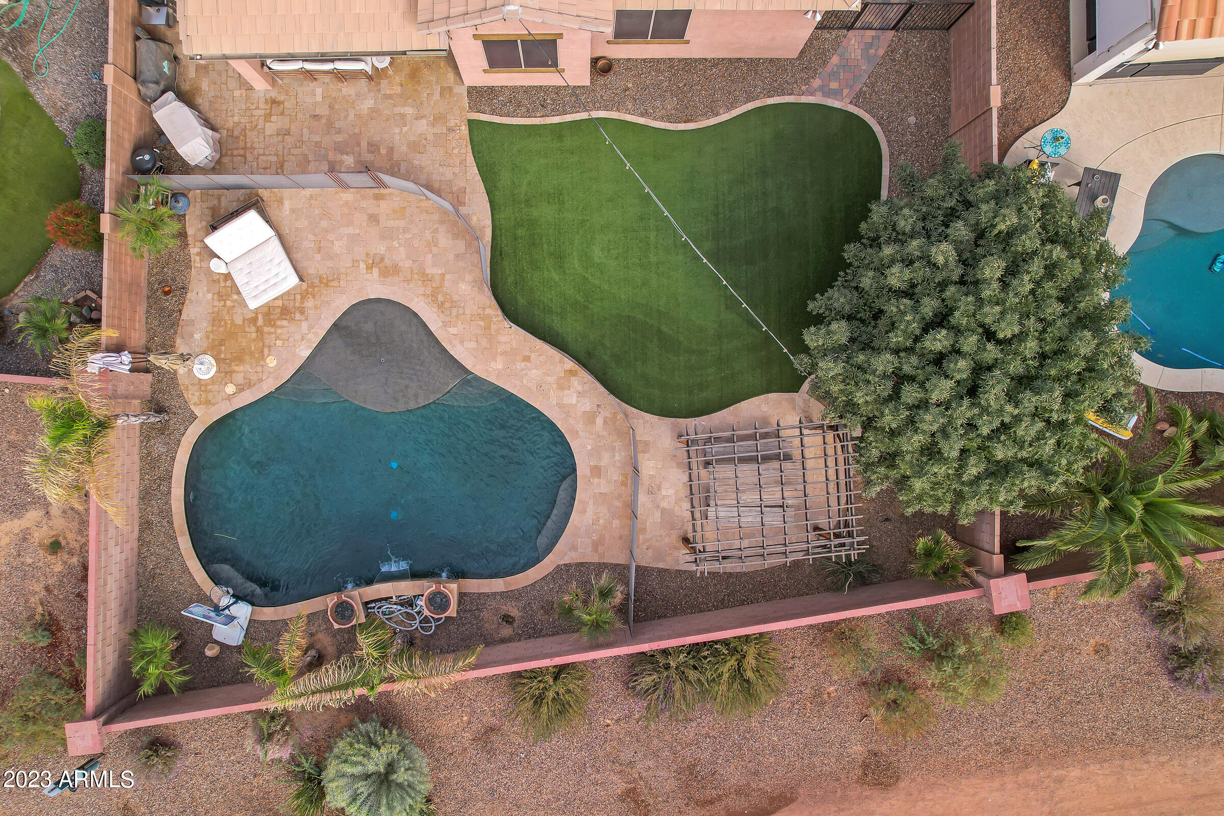 1993 E HAZELTINE Way