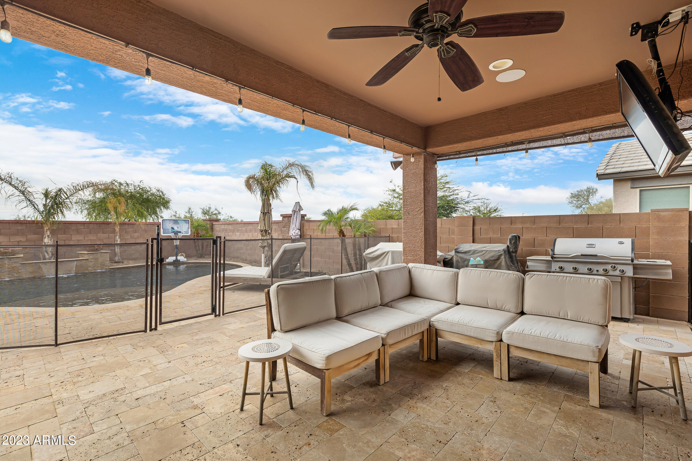 1993 E HAZELTINE Way