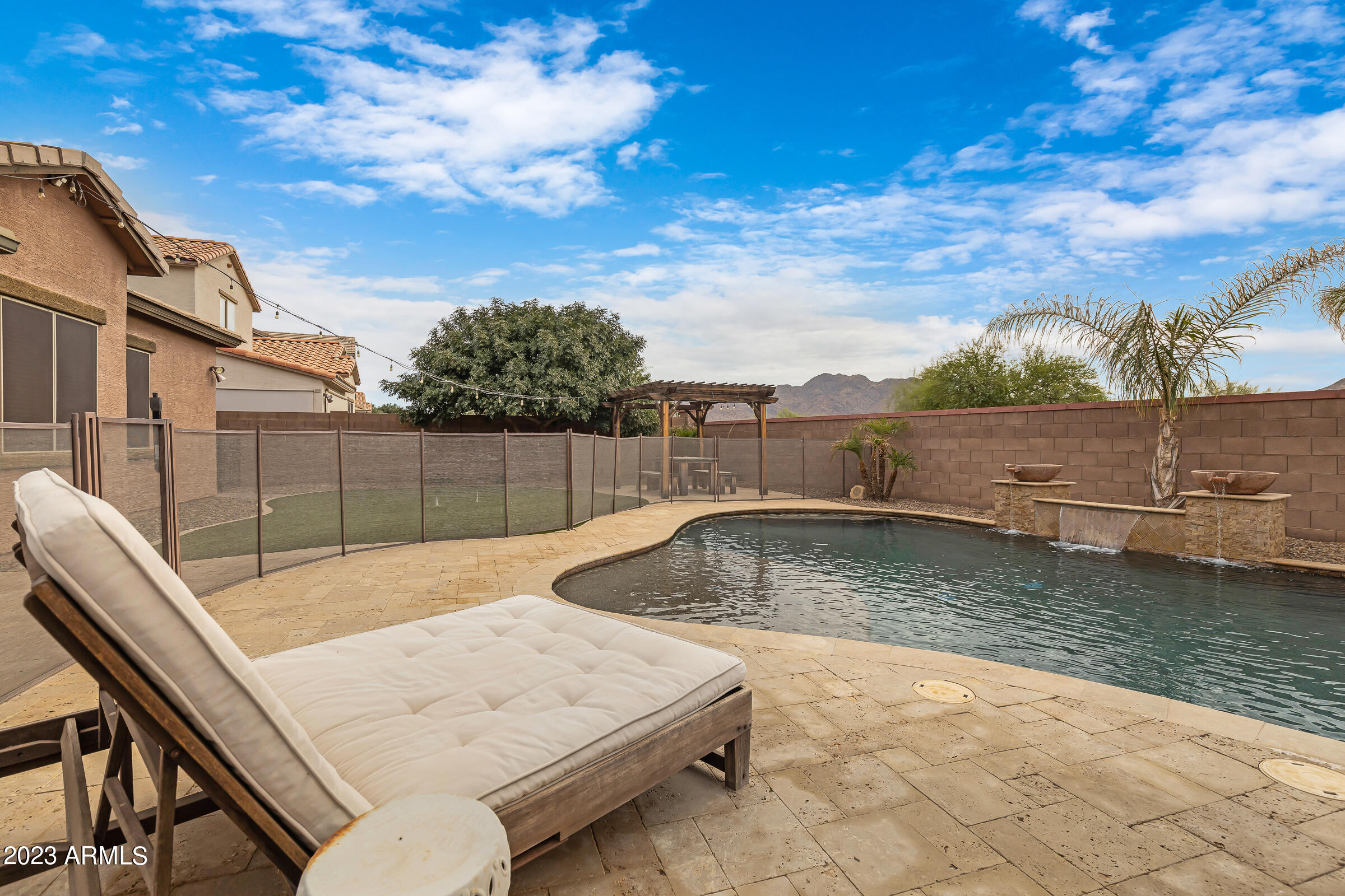 1993 E HAZELTINE Way