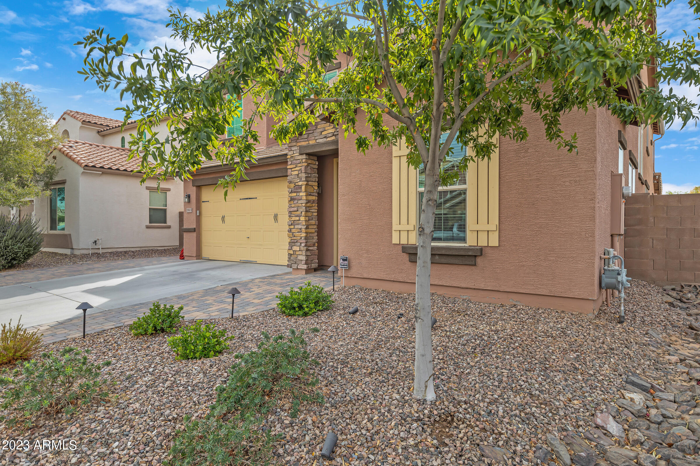 1993 E HAZELTINE Way