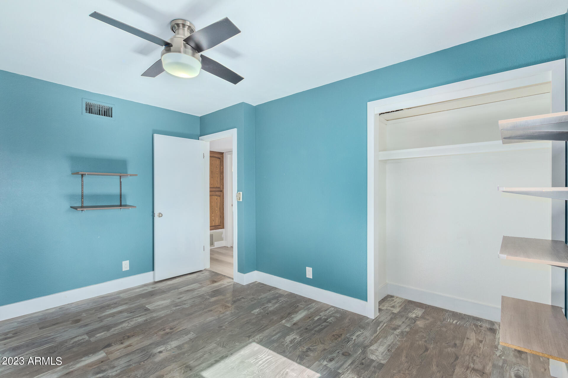 1640 E GRANDVIEW Street