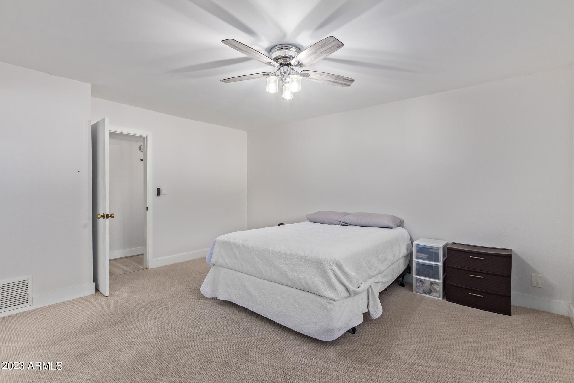 1640 E GRANDVIEW Street