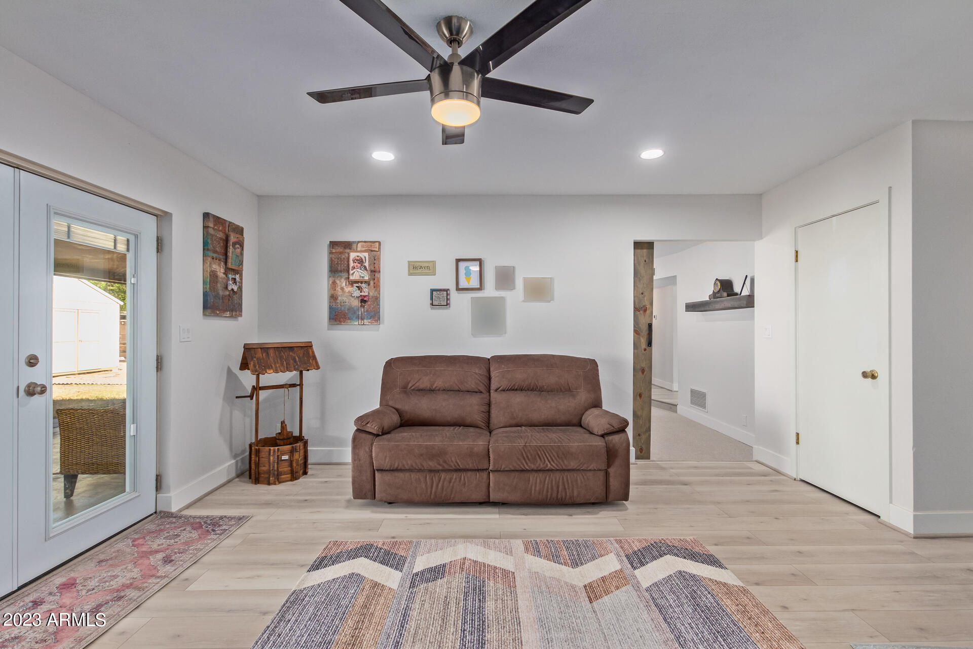 1640 E GRANDVIEW Street