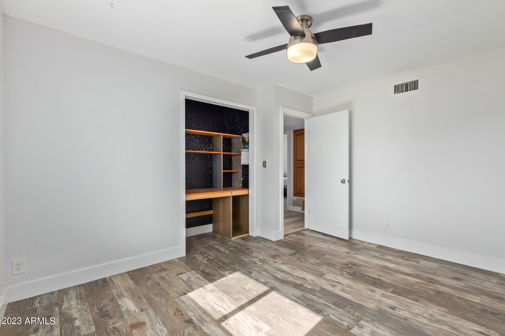 1640 E GRANDVIEW Street