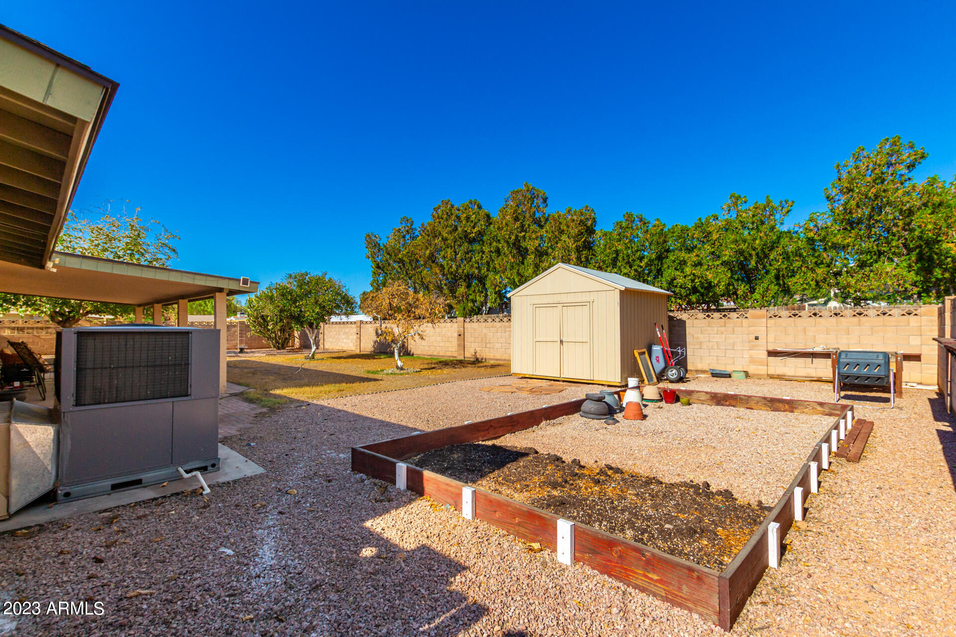 1640 E GRANDVIEW Street