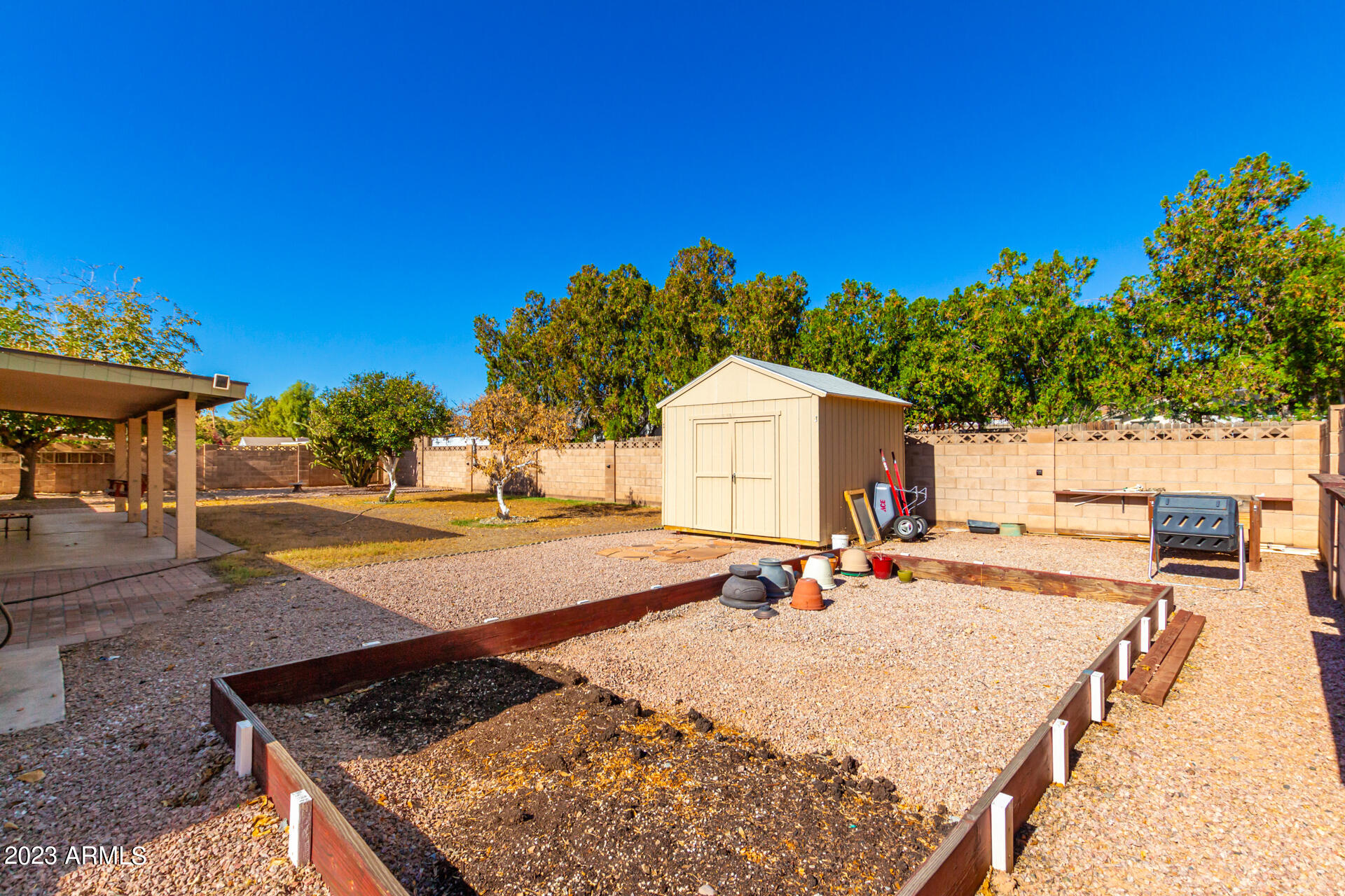 1640 E GRANDVIEW Street