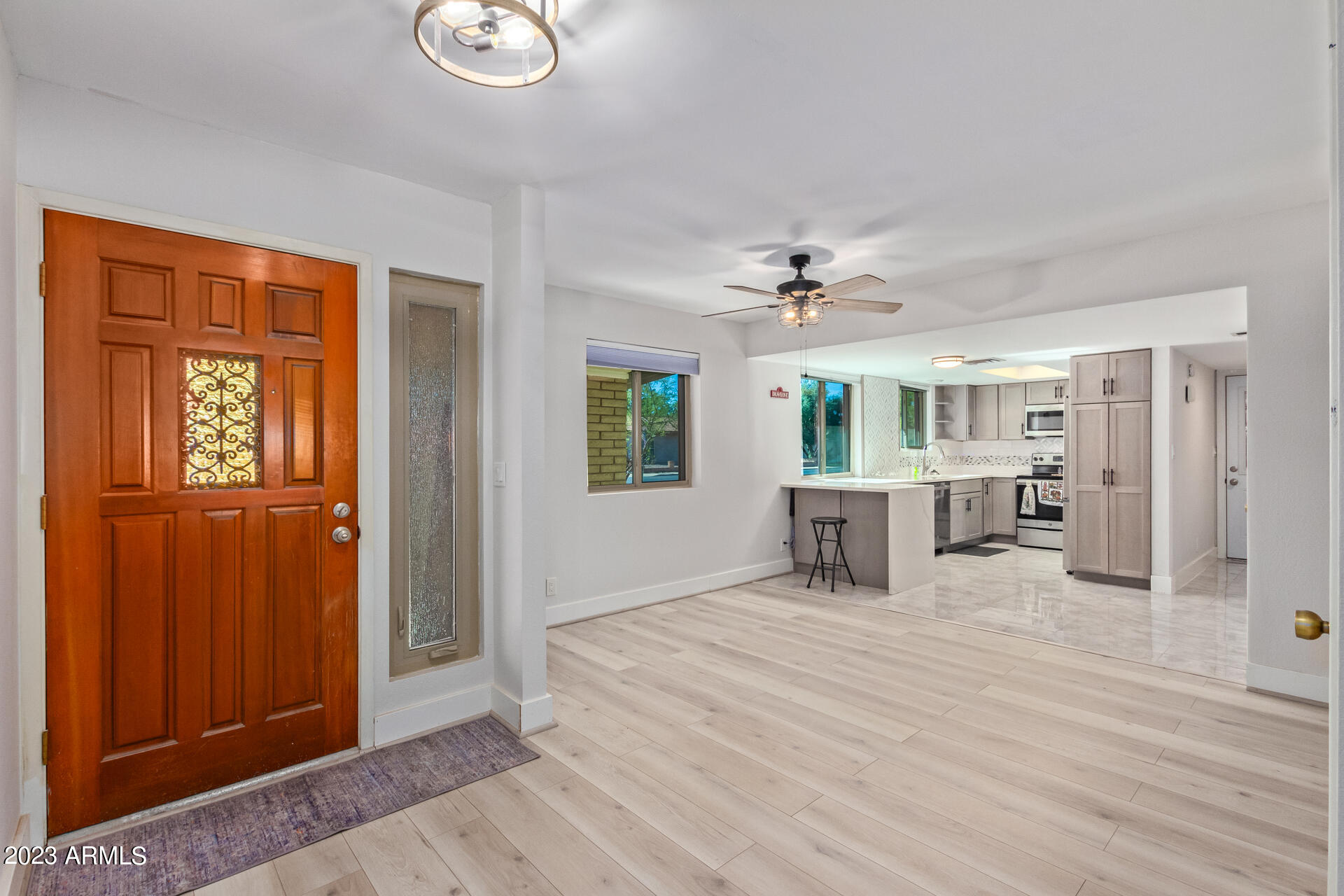 1640 E GRANDVIEW Street