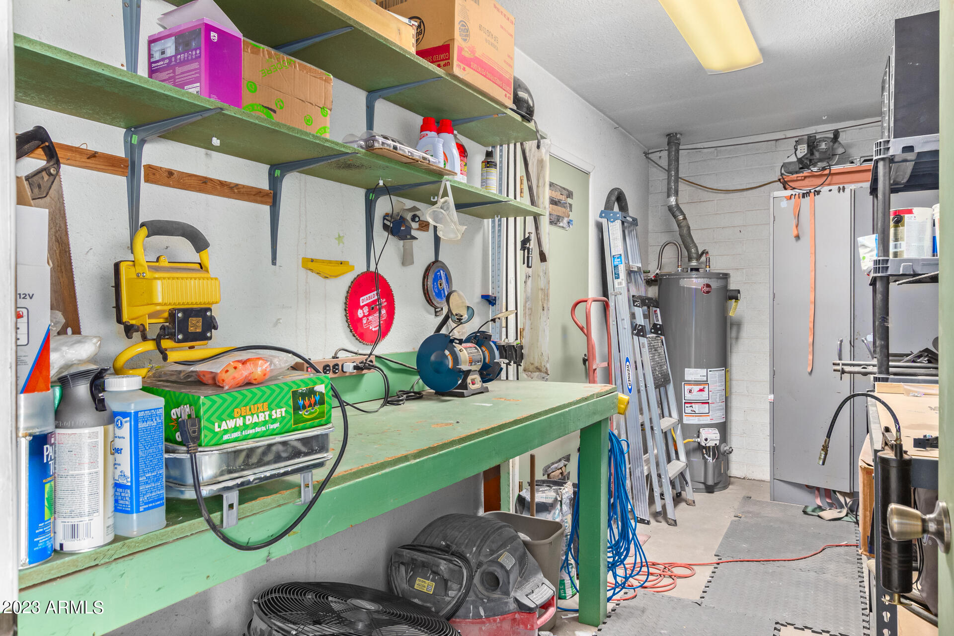 1640 E GRANDVIEW Street