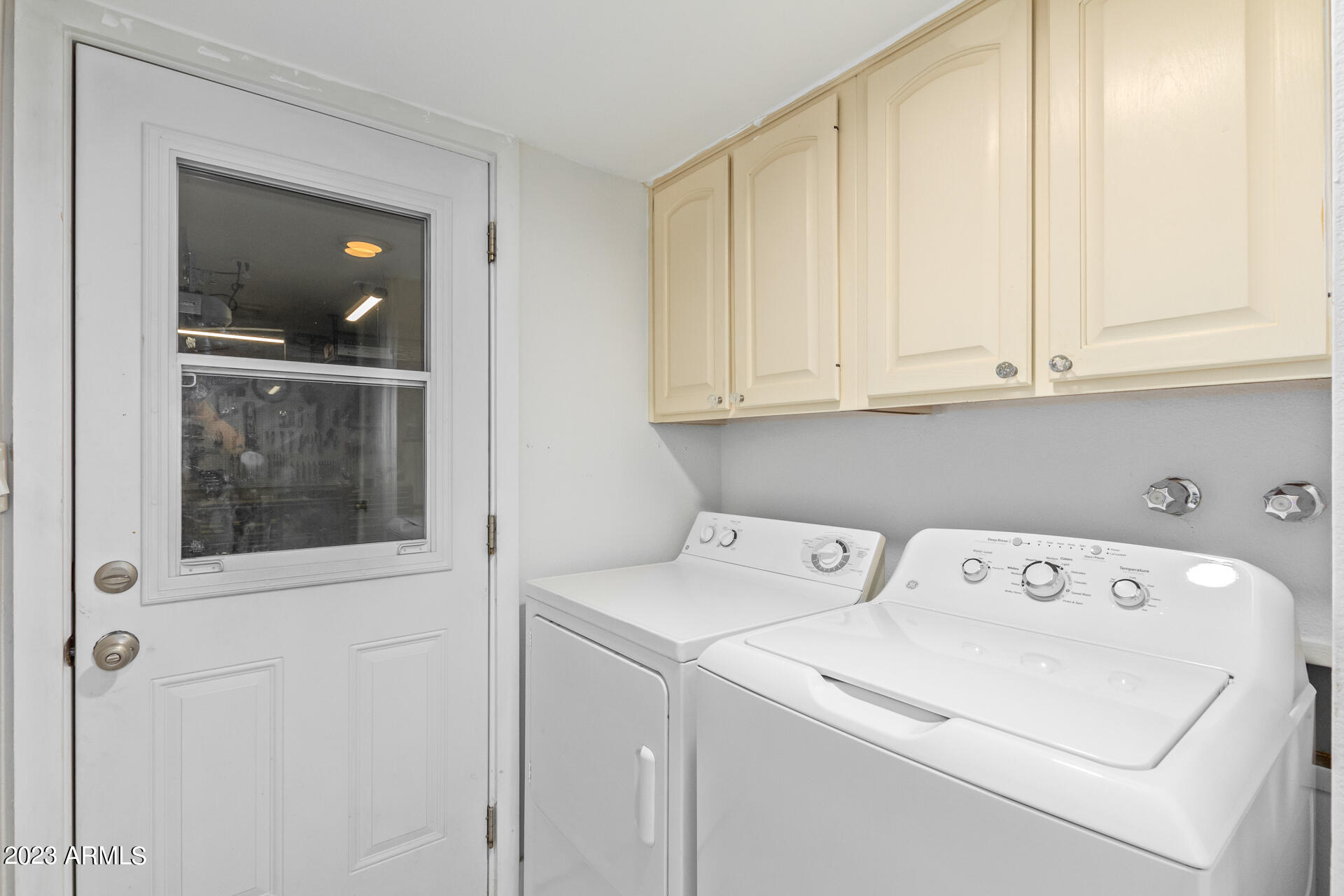 1640 E GRANDVIEW Street