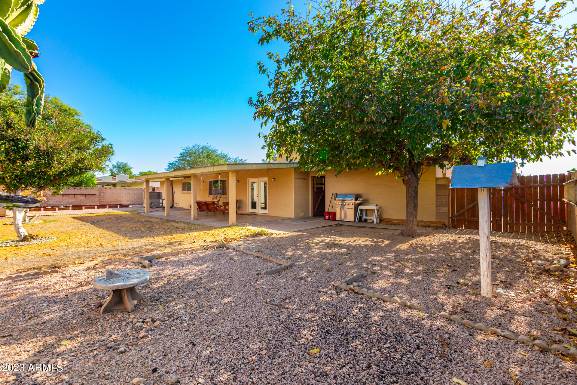 1640 E GRANDVIEW Street