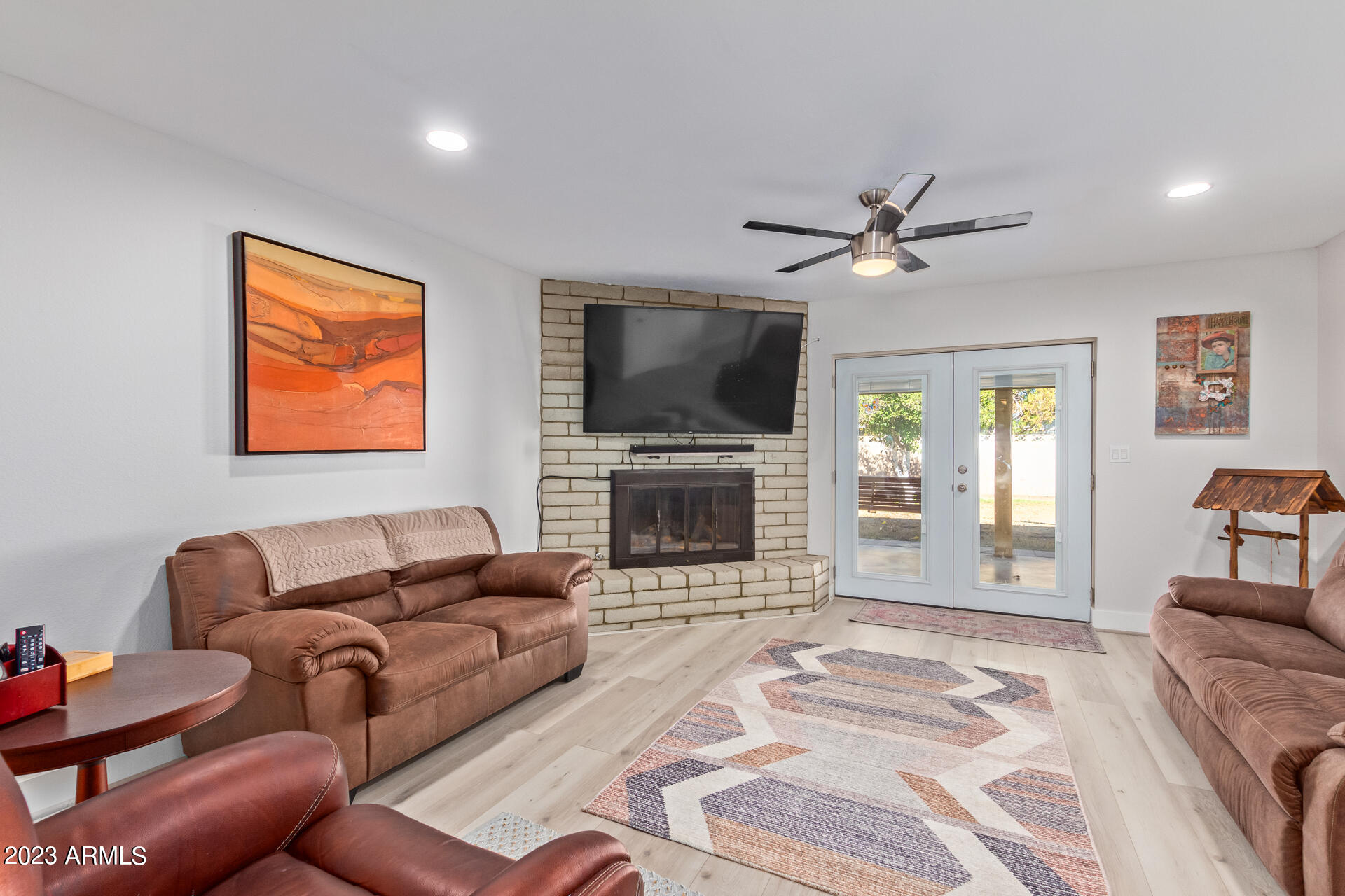 1640 E GRANDVIEW Street