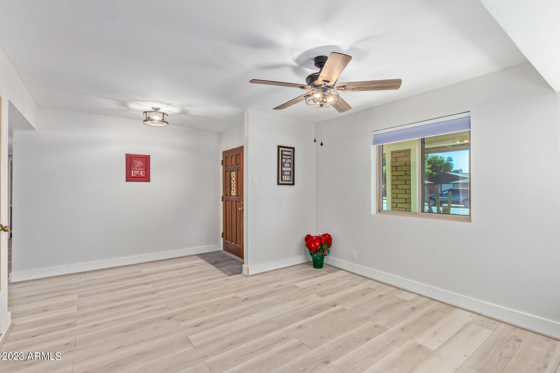 1640 E GRANDVIEW Street