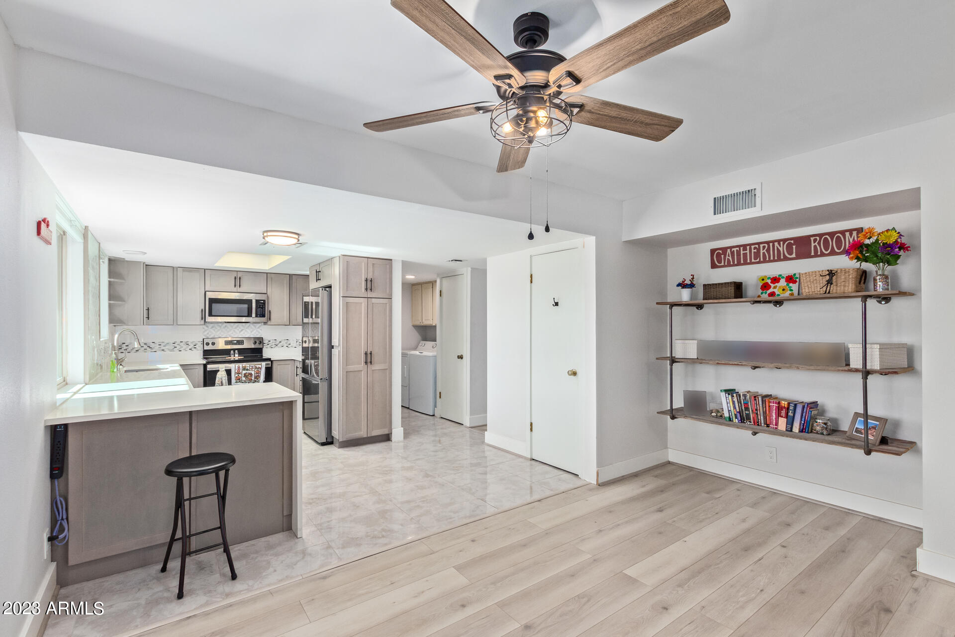 1640 E GRANDVIEW Street