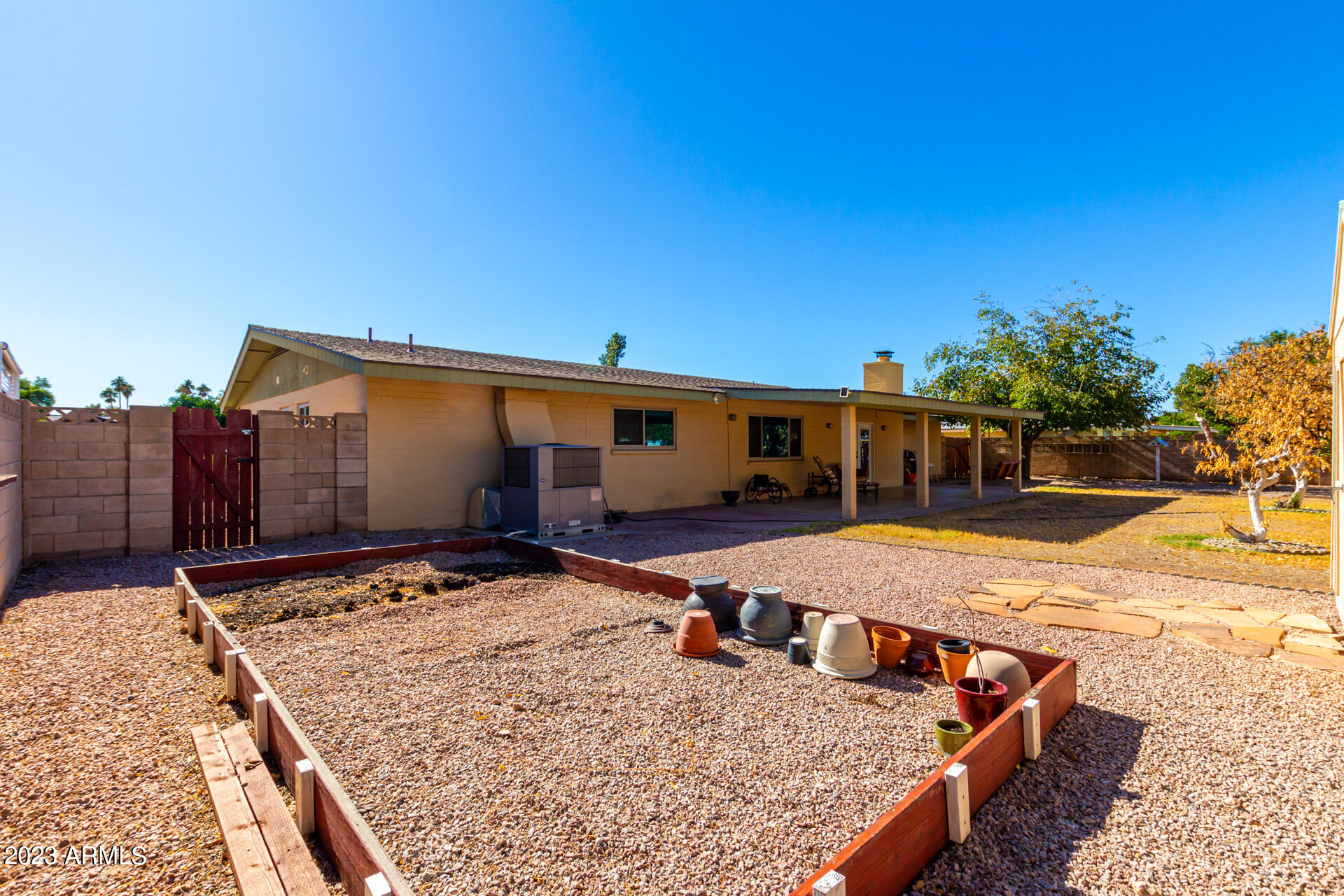 1640 E GRANDVIEW Street