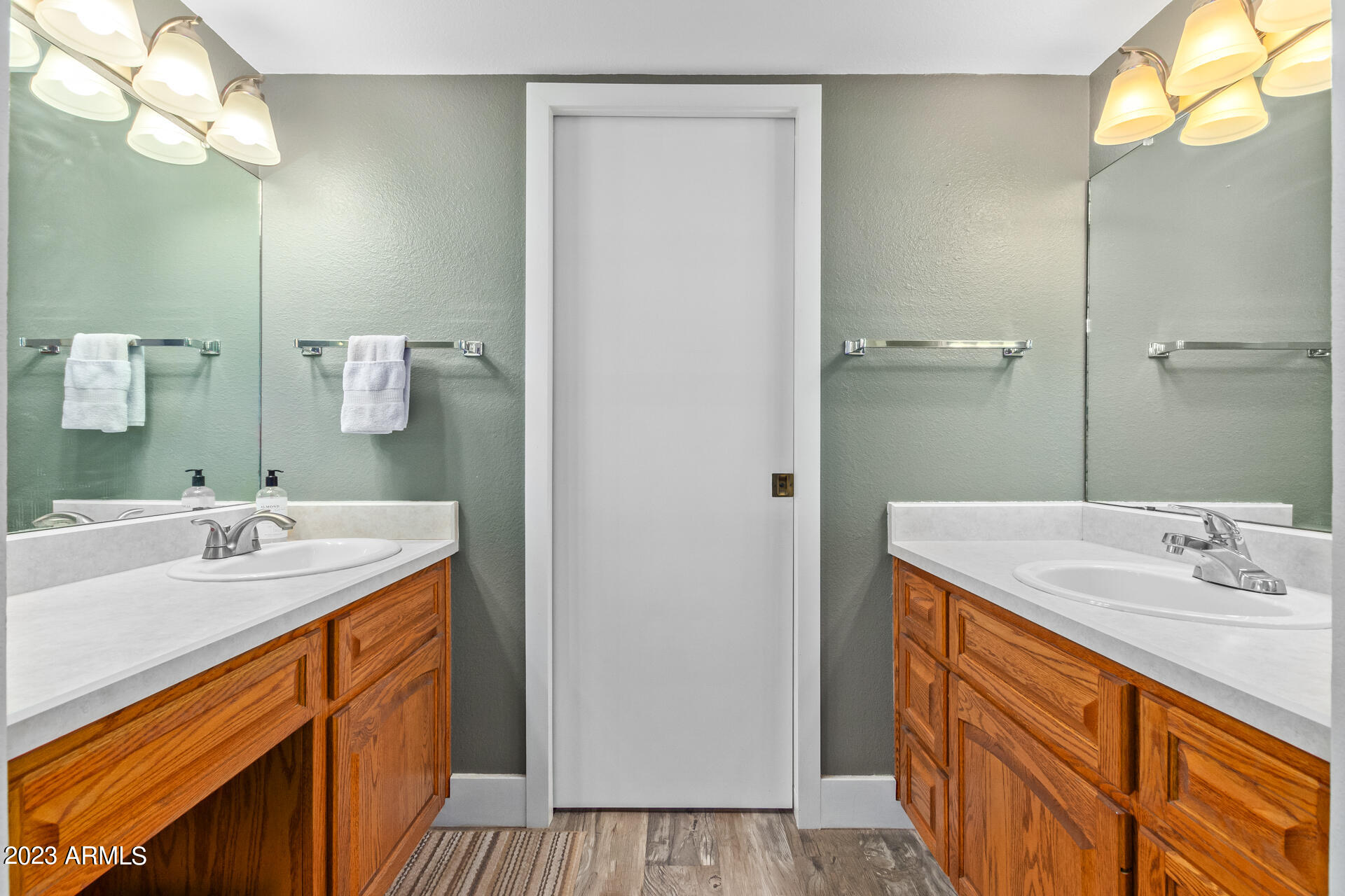 1640 E GRANDVIEW Street