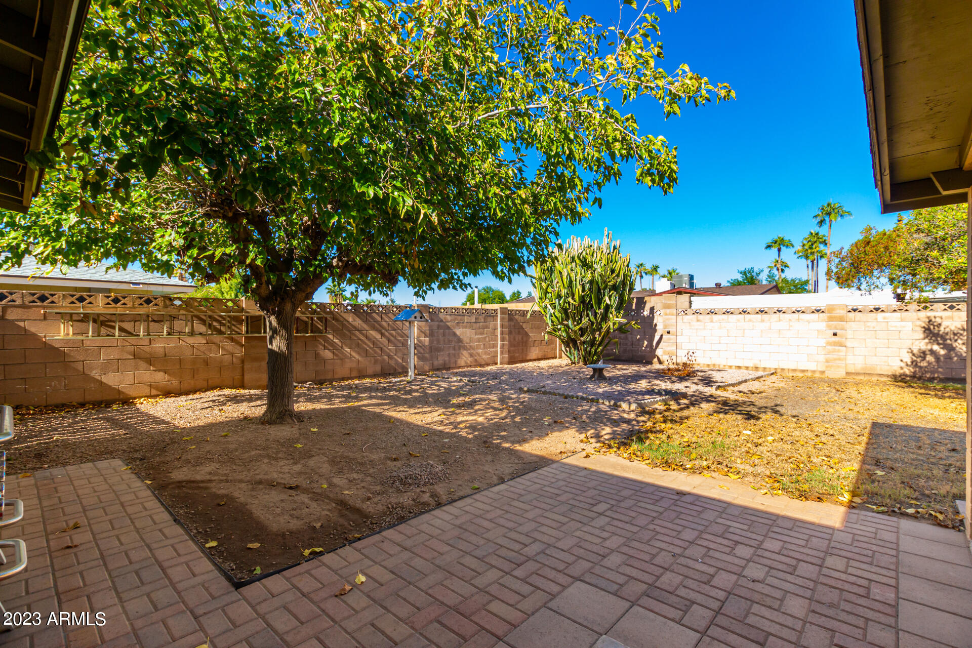 1640 E GRANDVIEW Street