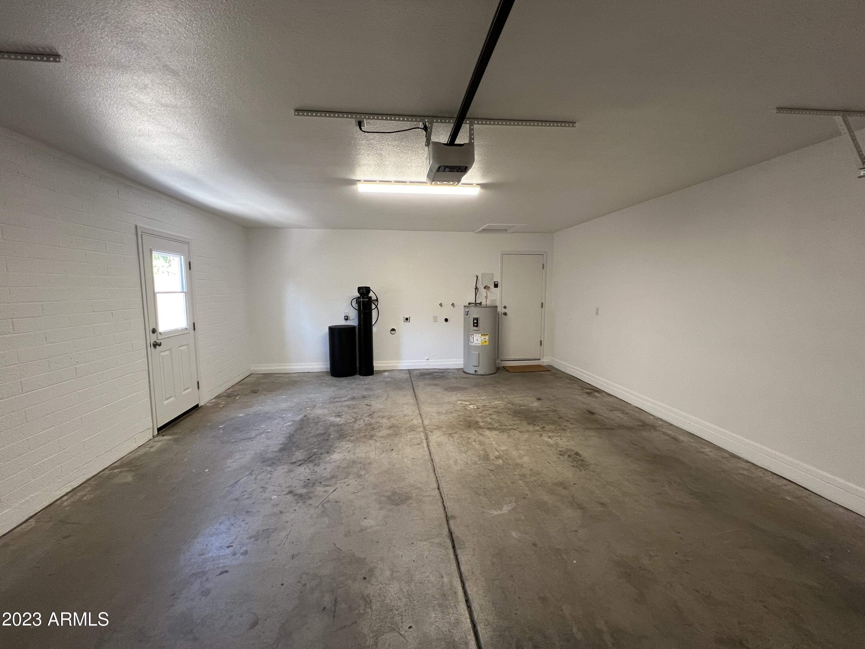 2176 E Apollo Avenue