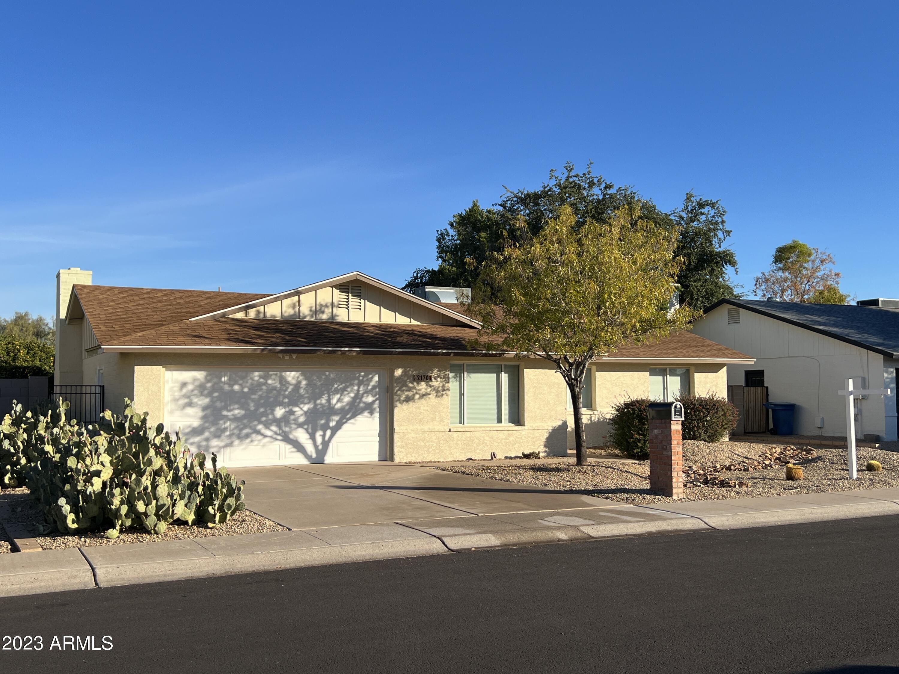 2176 E Apollo Avenue