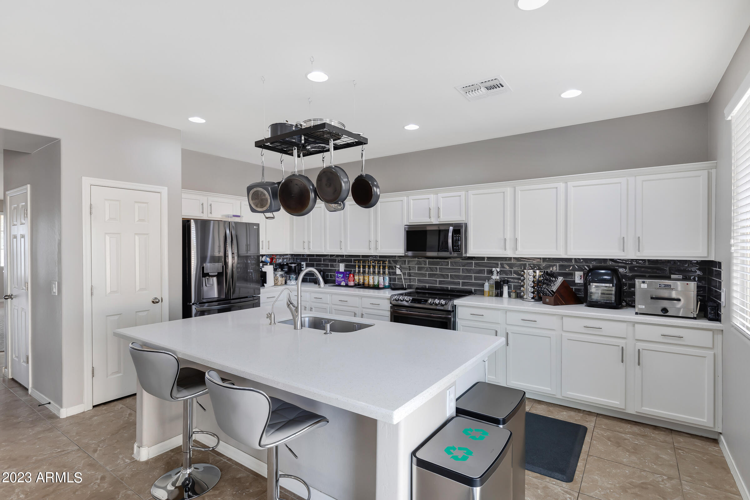 1162 W FRUIT TREE Lane