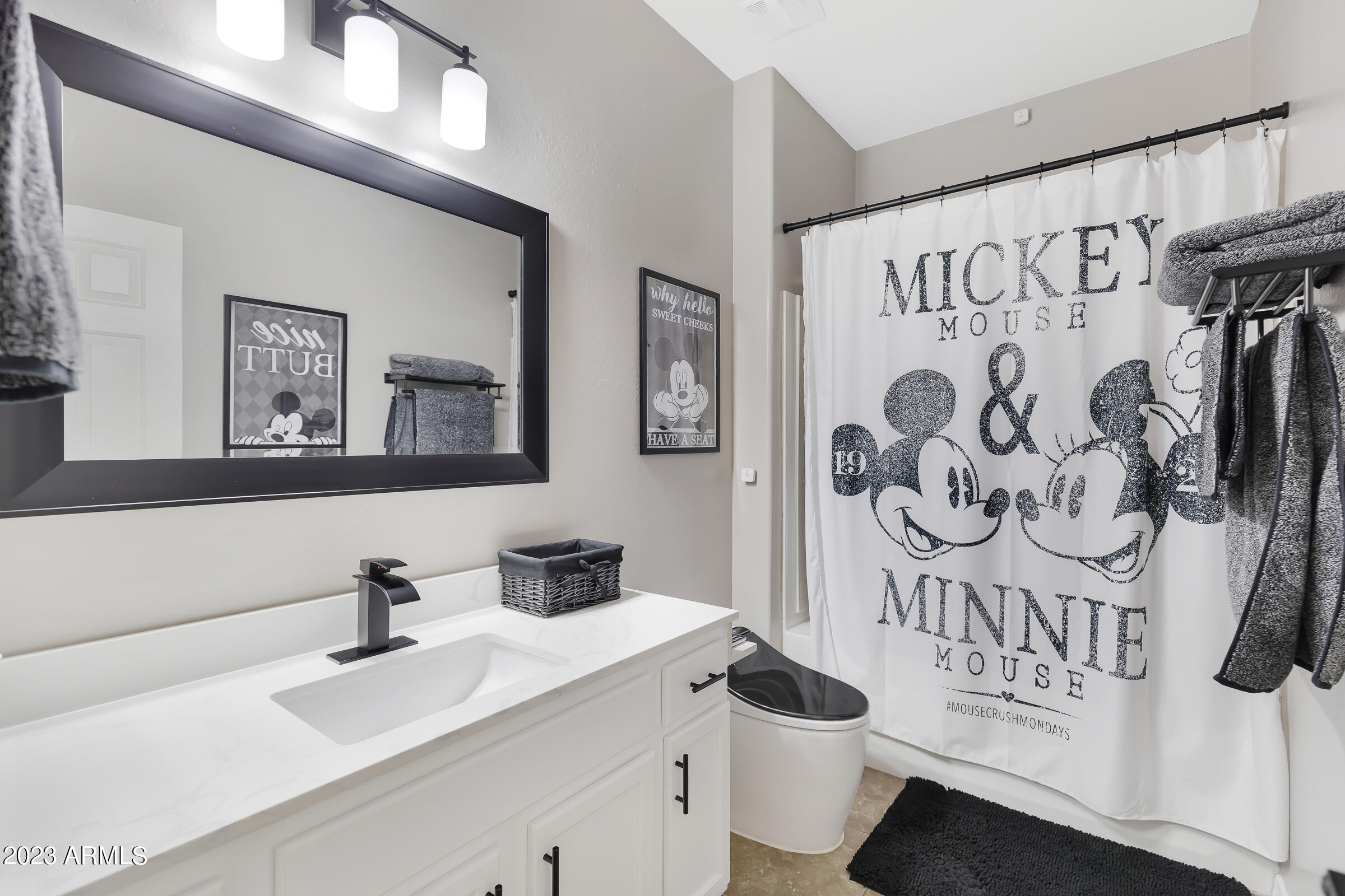 1162 W FRUIT TREE Lane