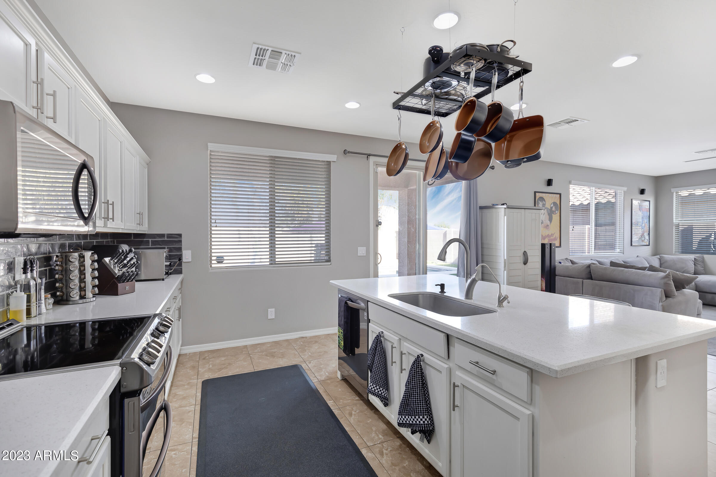 1162 W FRUIT TREE Lane