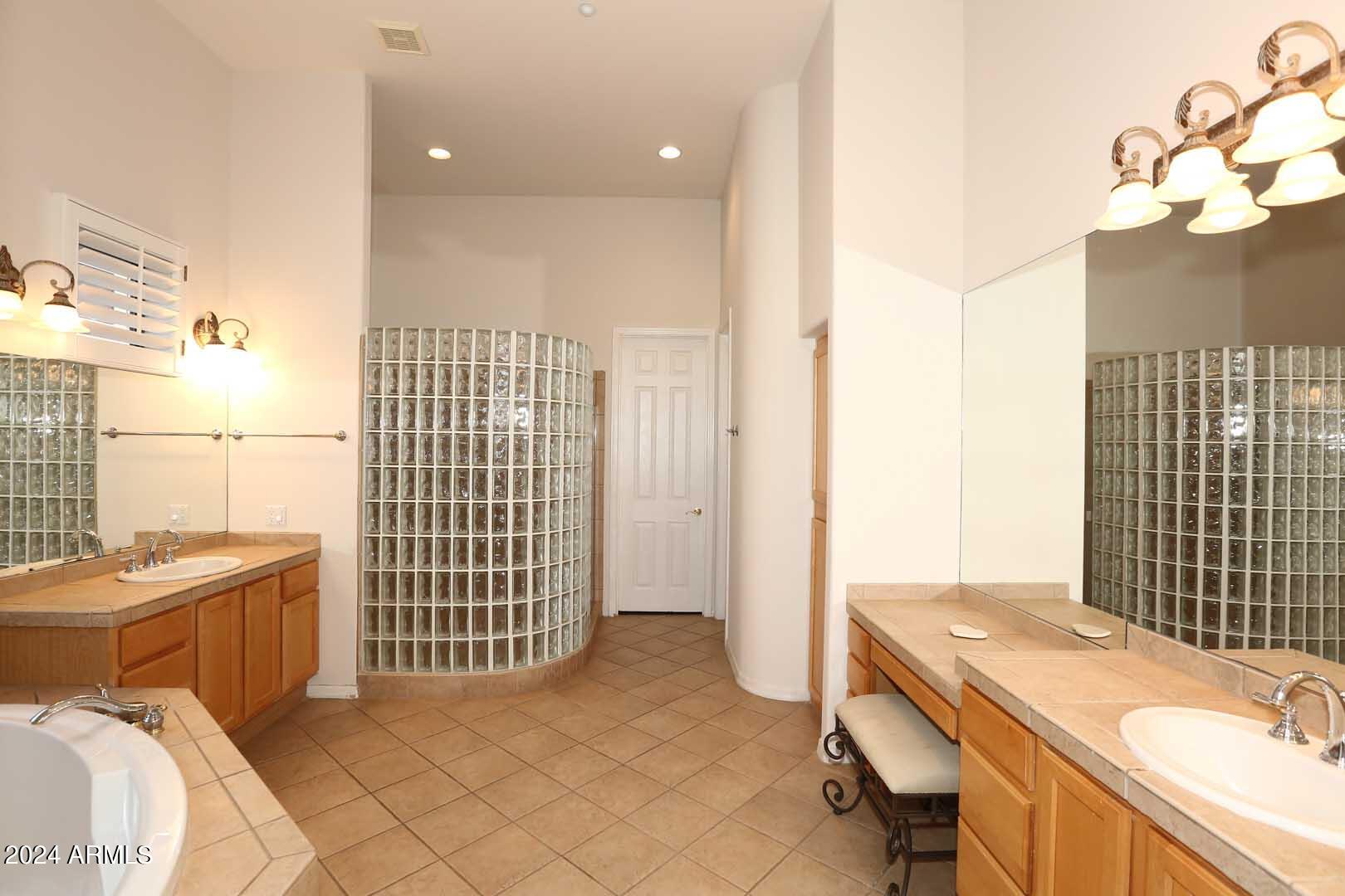 7638 E SHOOTING STAR Way