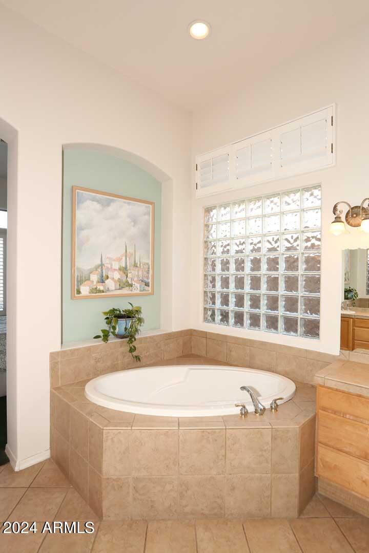 7638 E SHOOTING STAR Way