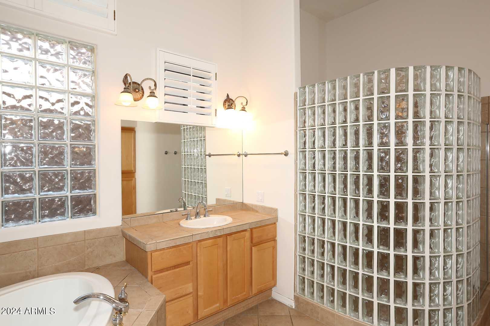 7638 E SHOOTING STAR Way