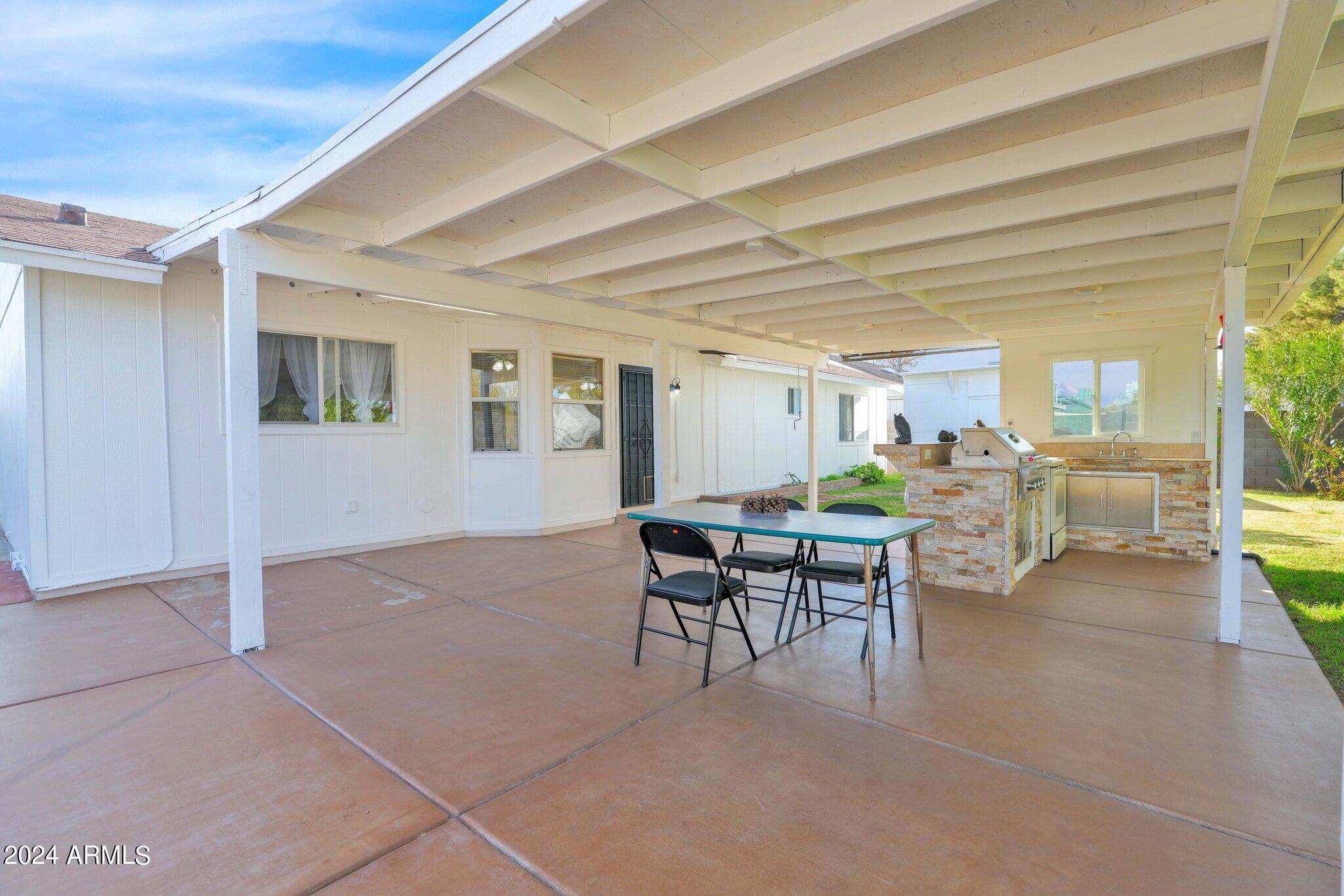 330 W SAN PEDRO Avenue