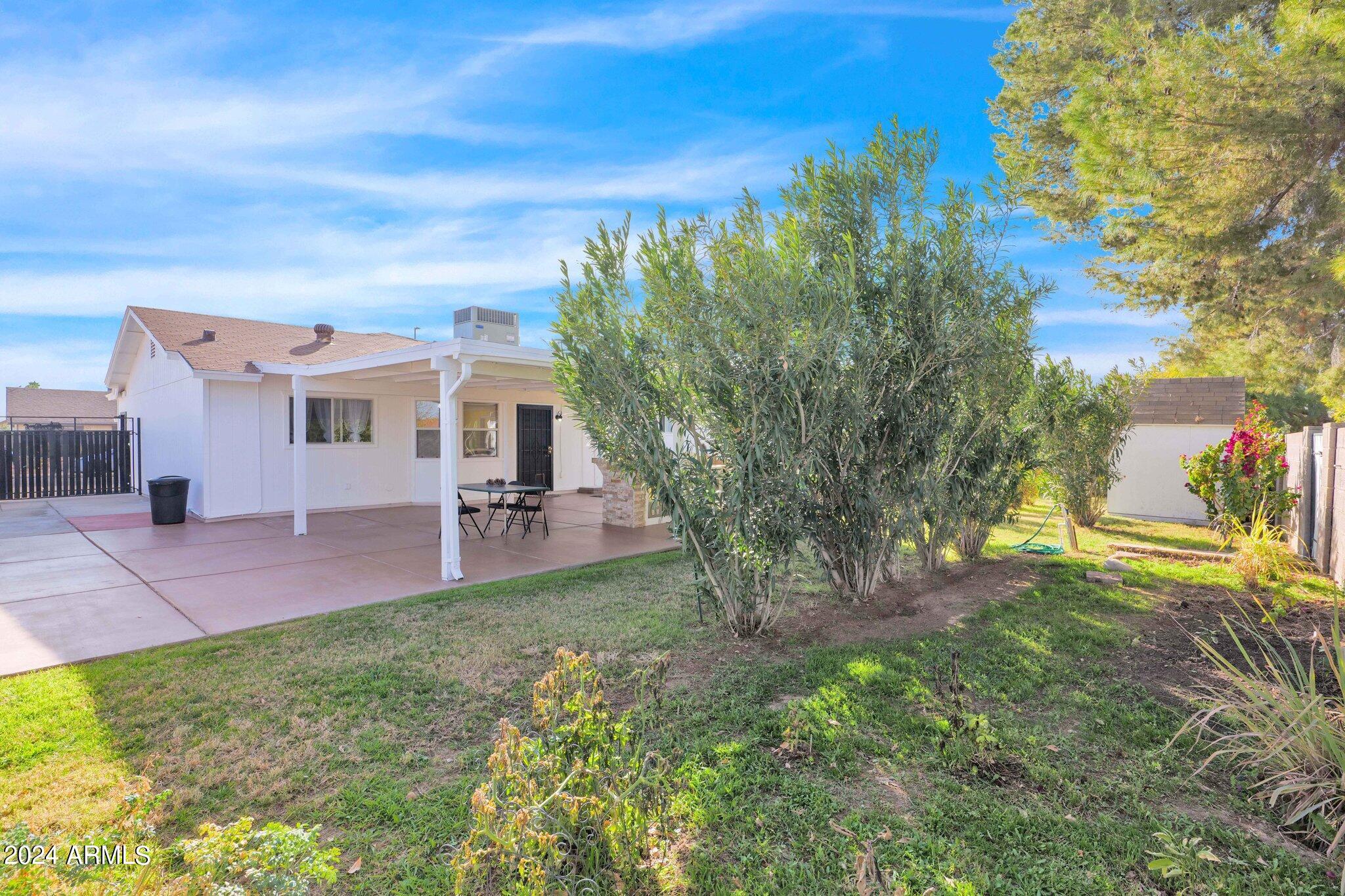 330 W SAN PEDRO Avenue