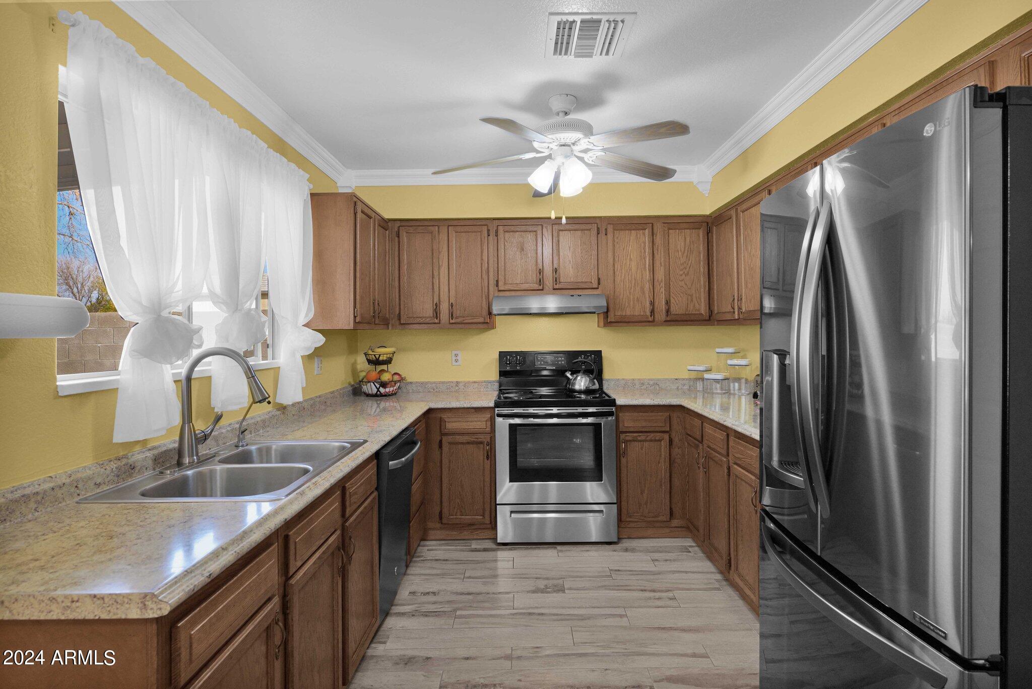 330 W SAN PEDRO Avenue