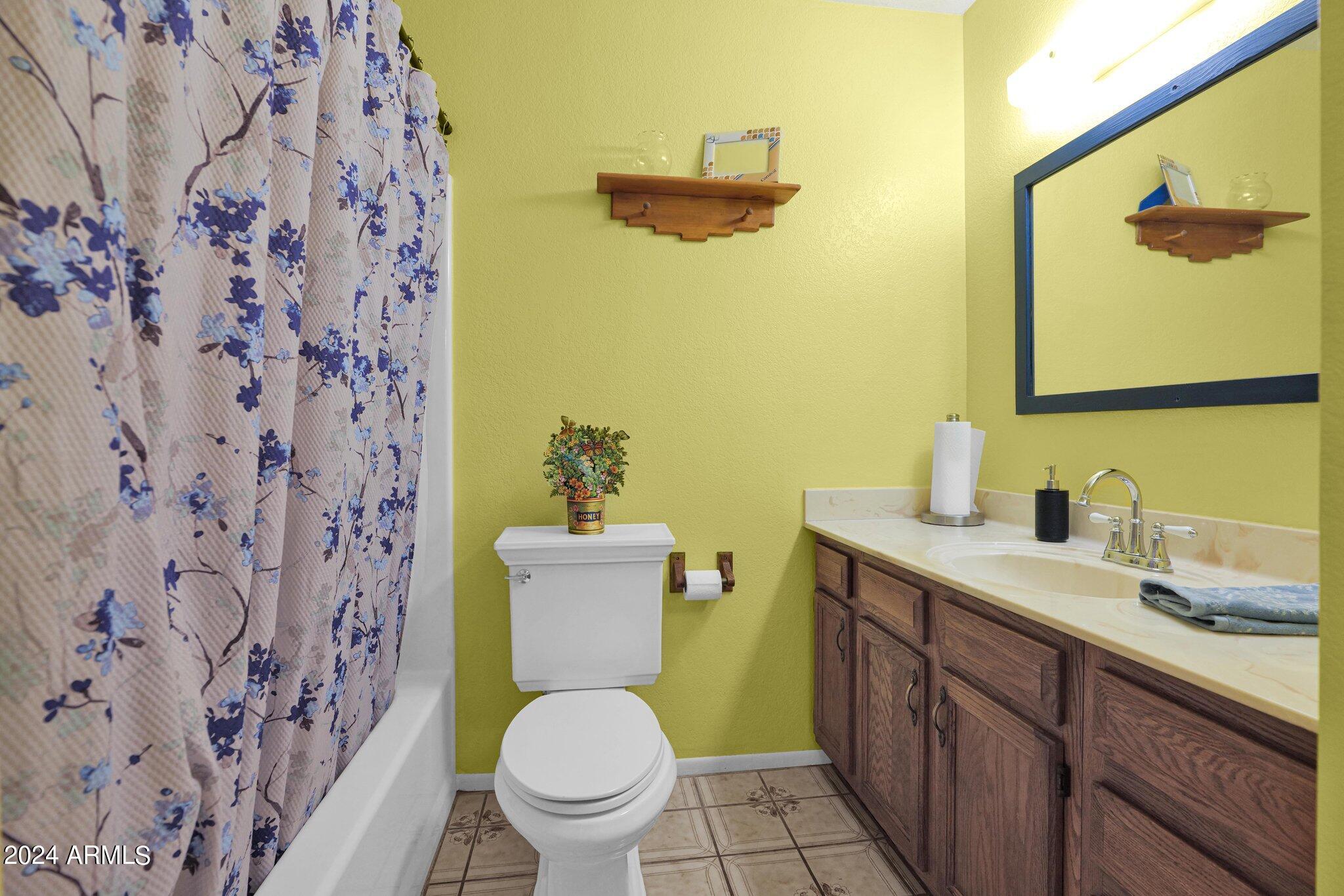 330 W SAN PEDRO Avenue