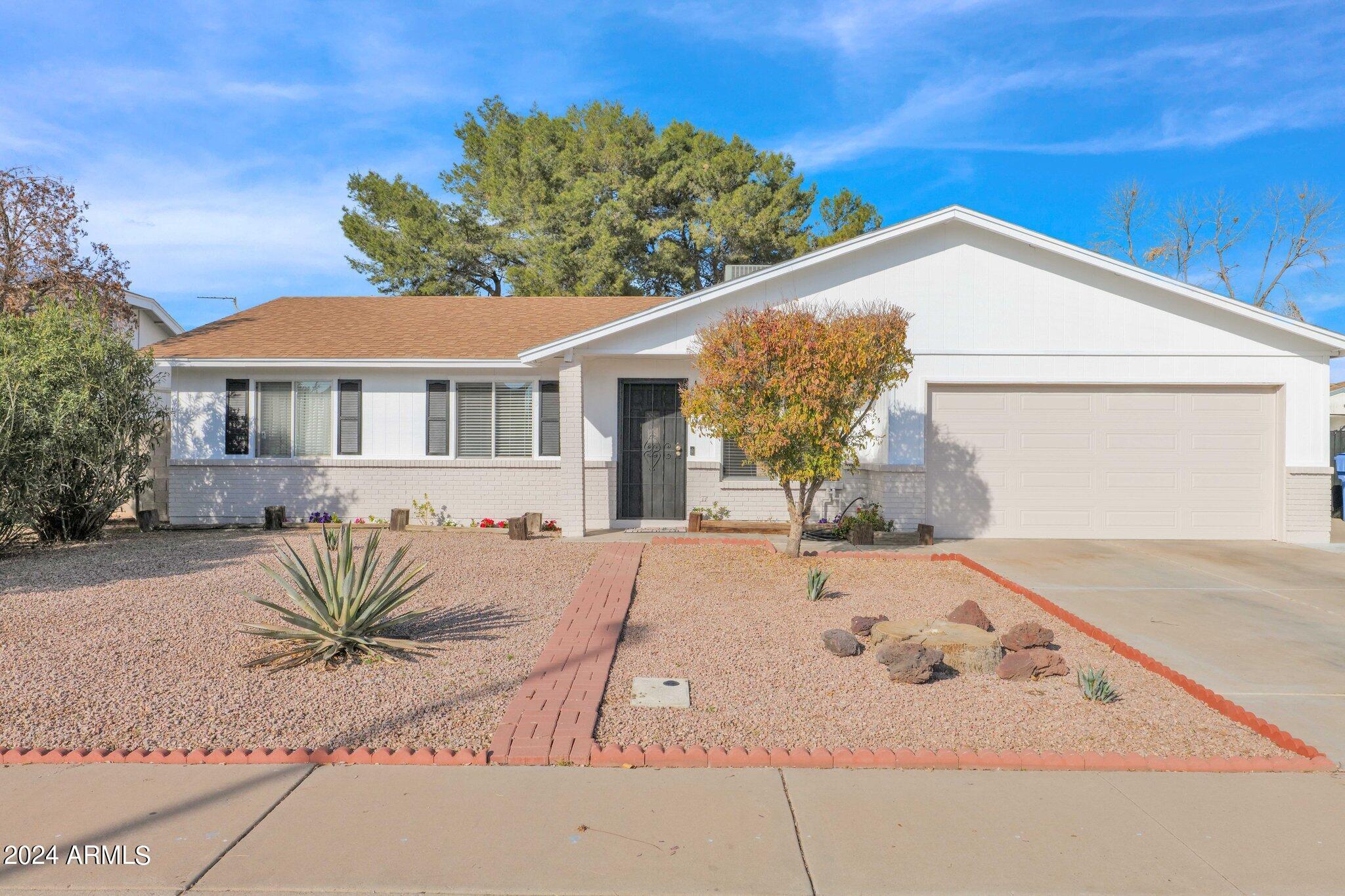 330 W SAN PEDRO Avenue