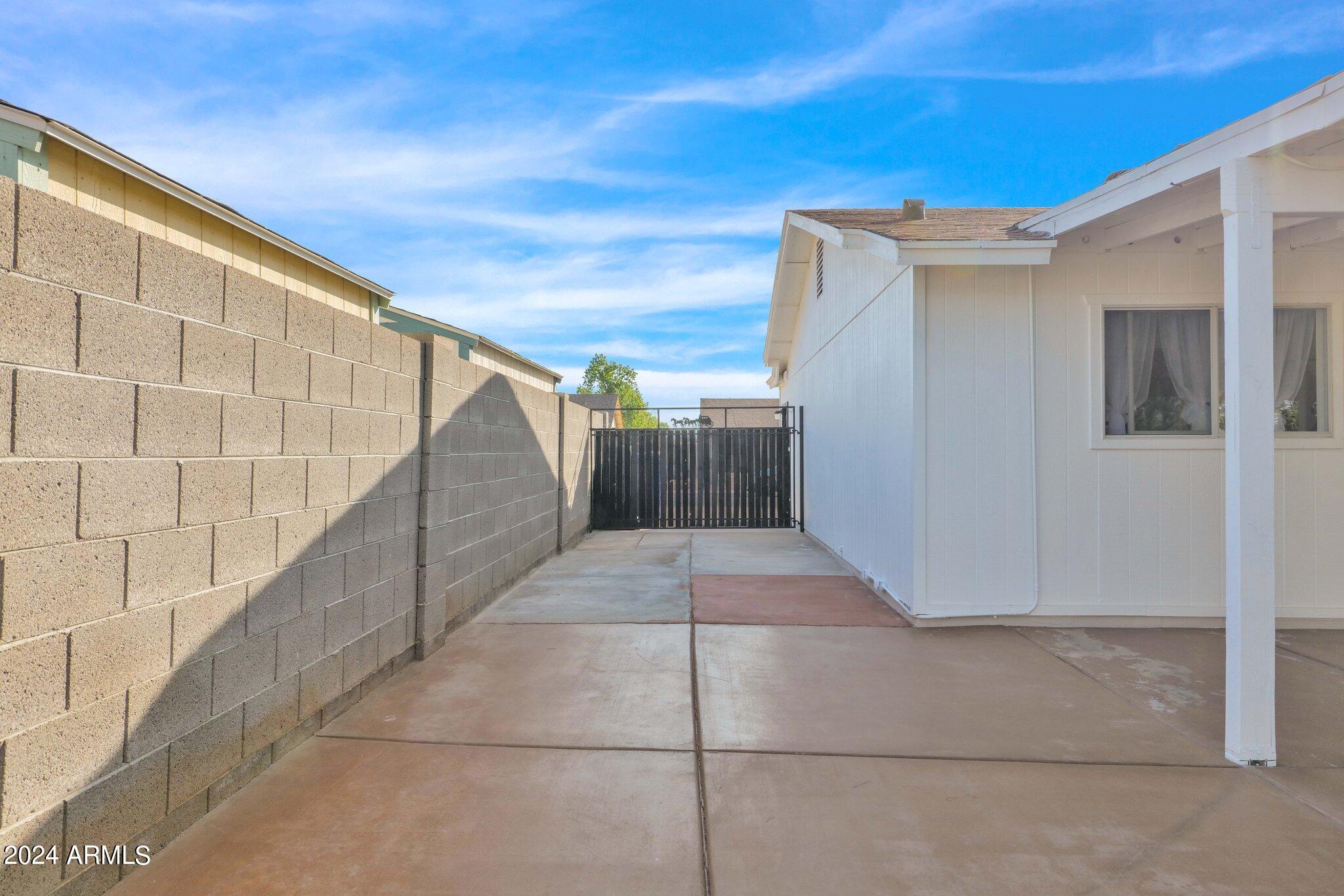 330 W SAN PEDRO Avenue