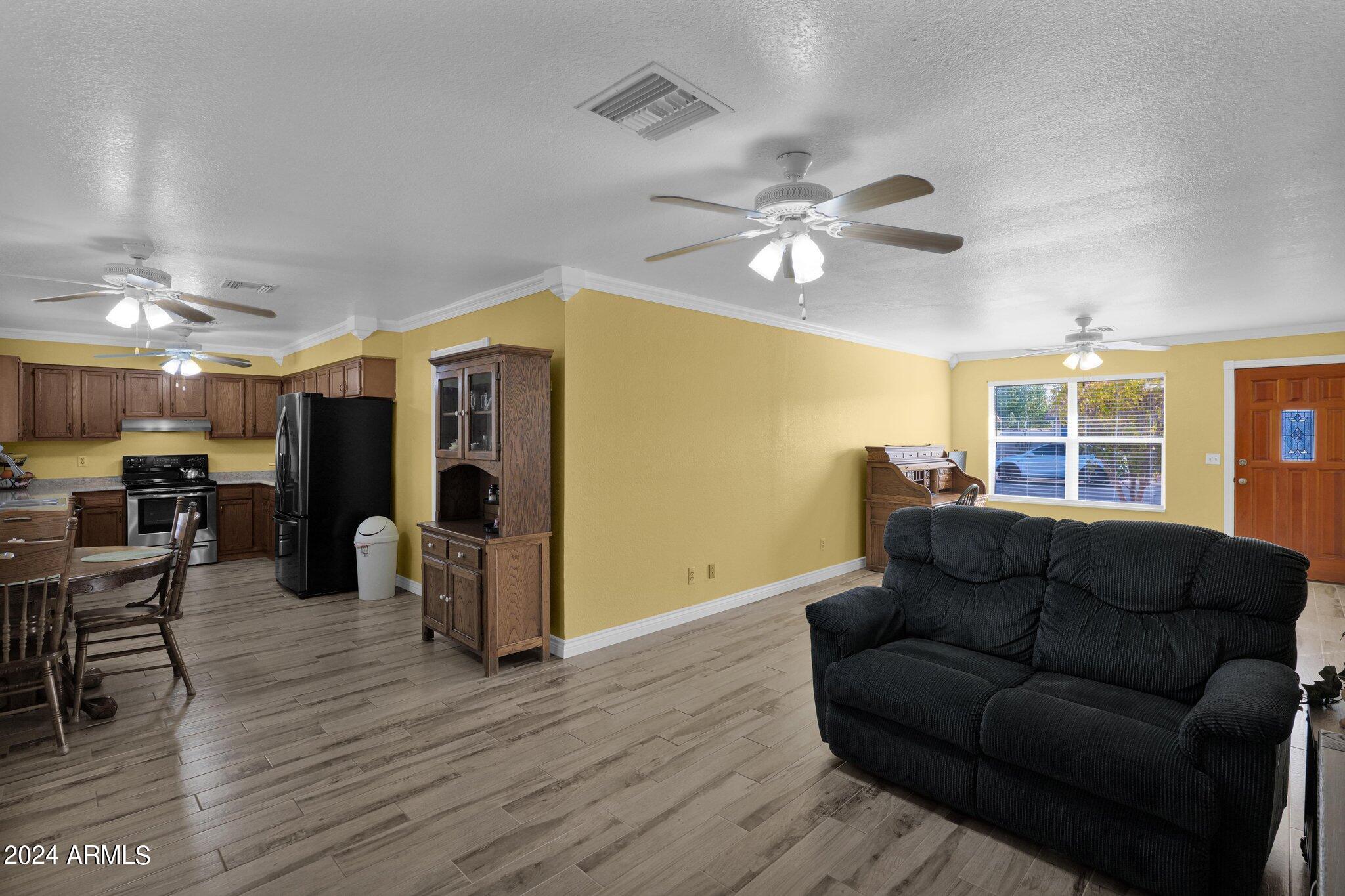 330 W SAN PEDRO Avenue