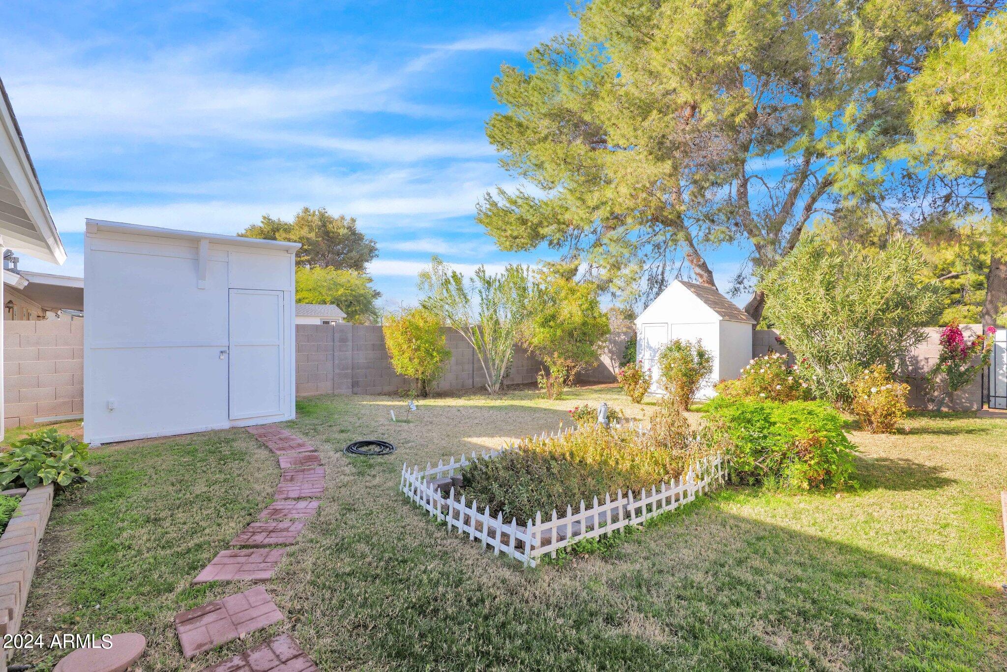 330 W SAN PEDRO Avenue